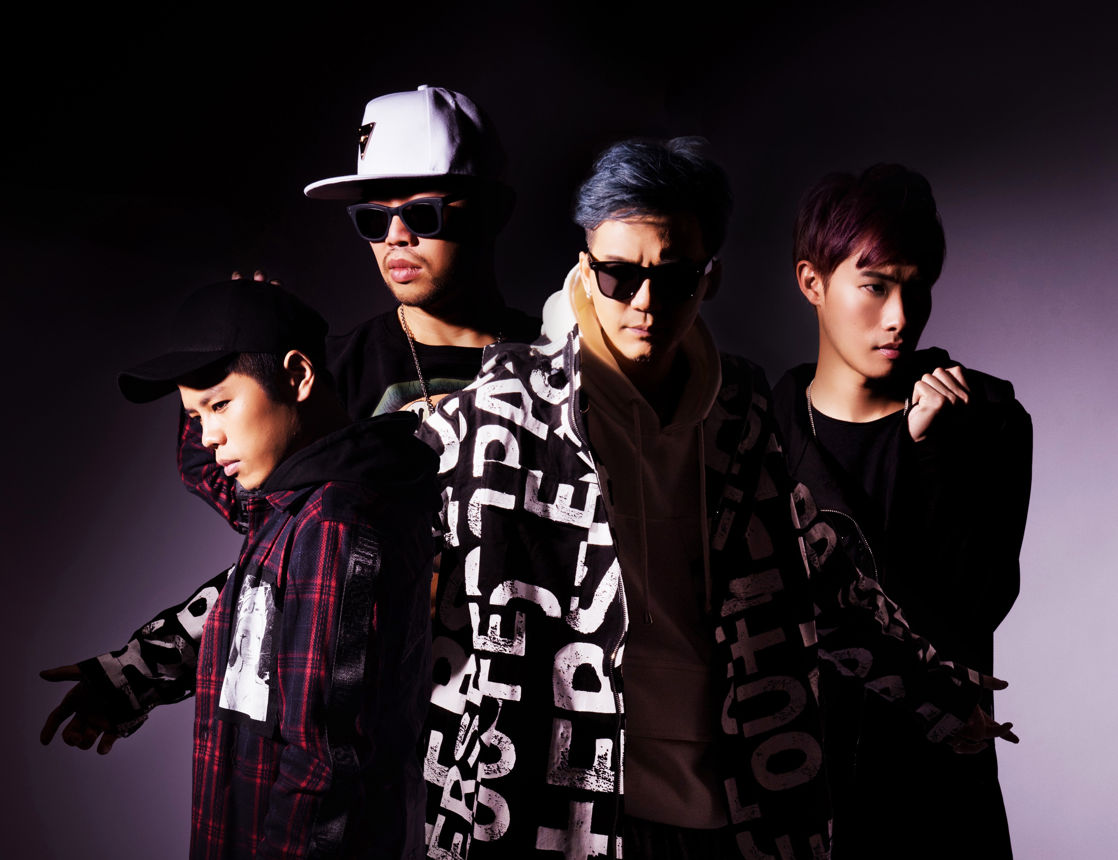 金曲獎最佳演唱組合張三李四將推出第2張專輯，宣布演唱會門票收入將捐給花蓮震災。（獨一無二娛樂）