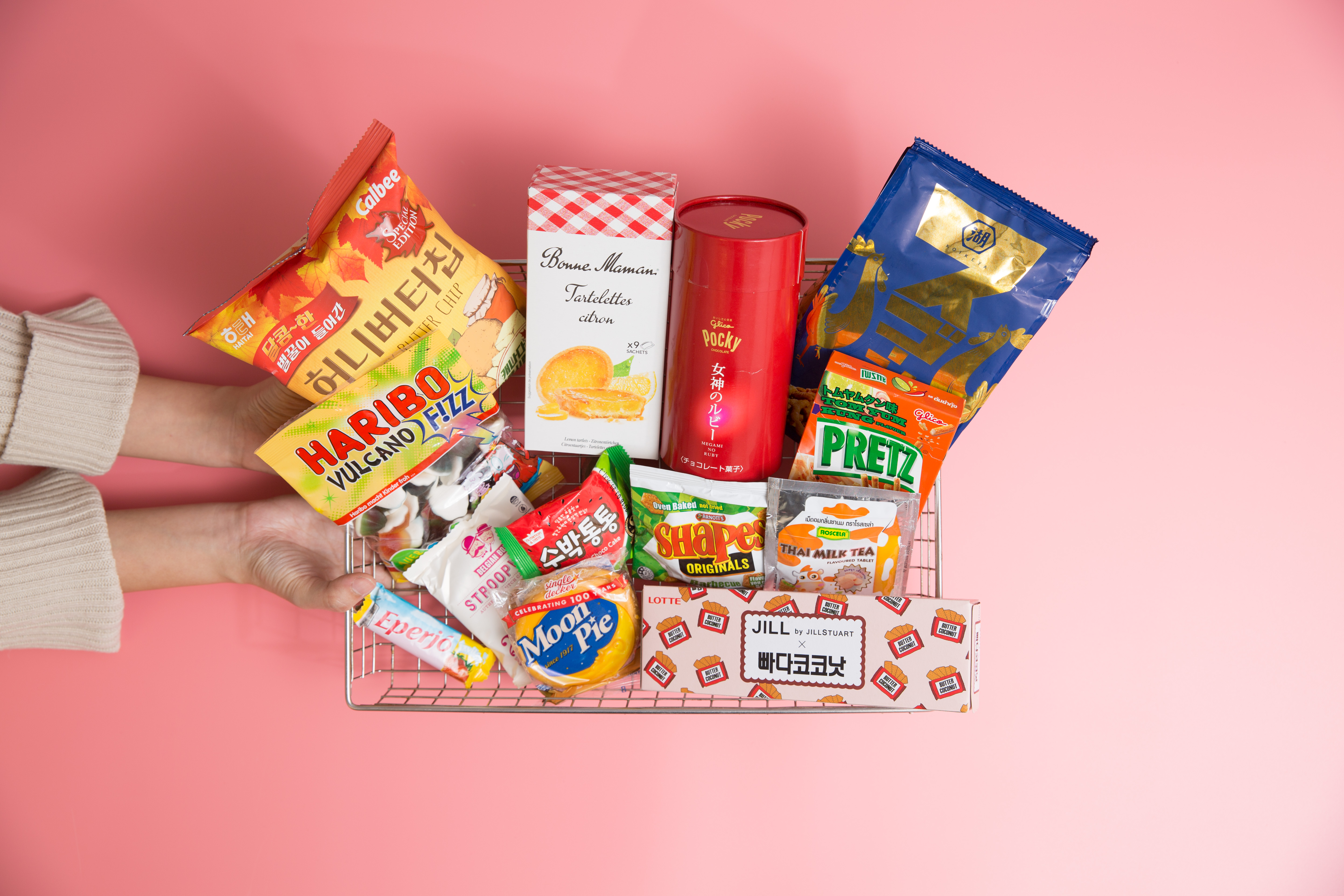 過年最夯的外國零嘴都在這一籃。