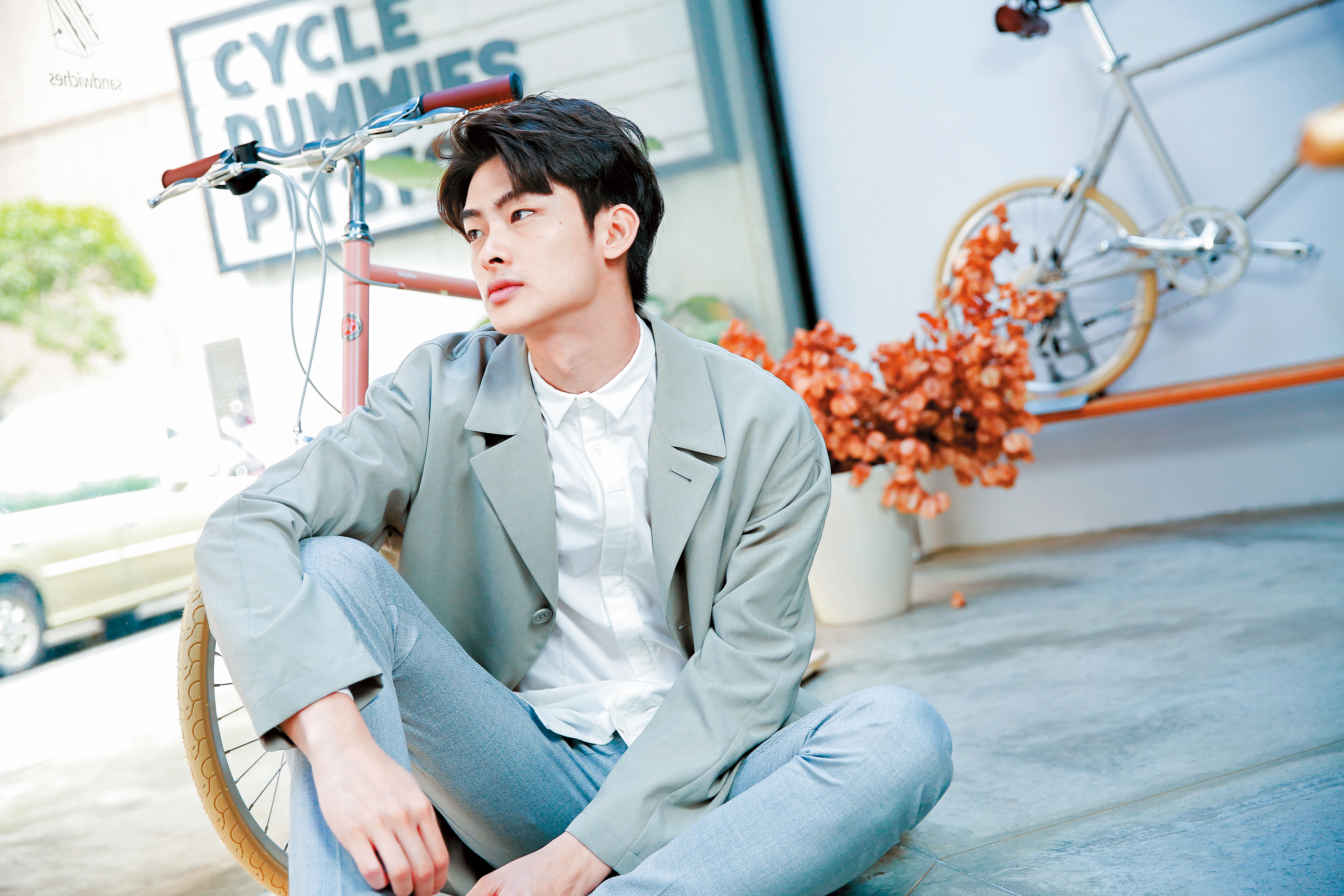 儘管是靠著同志偶像劇走紅，王庭勻現實生活卻是標準直男，學生時期還經常收到情書。