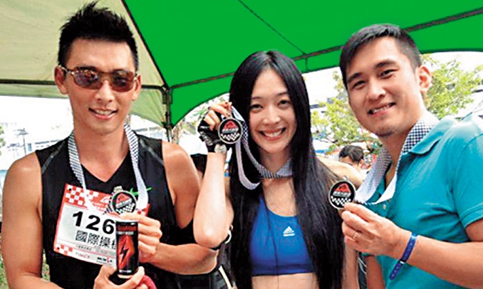 王心恬曾與賴俊龍（左）、吳念平（右）傳出緋聞，三角戀鬧得很凶。（翻攝自DJB ENERGY DRINK臉書）