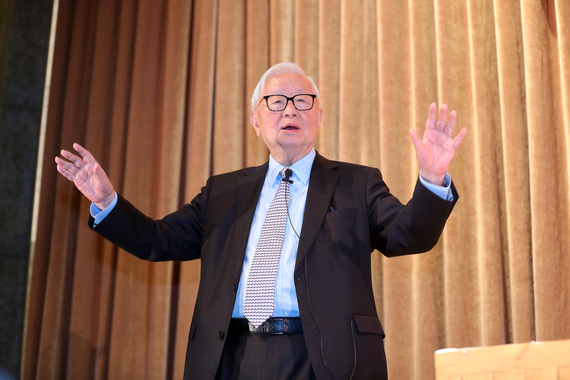 張忠謀不說交棒細節，董事也不敢問。