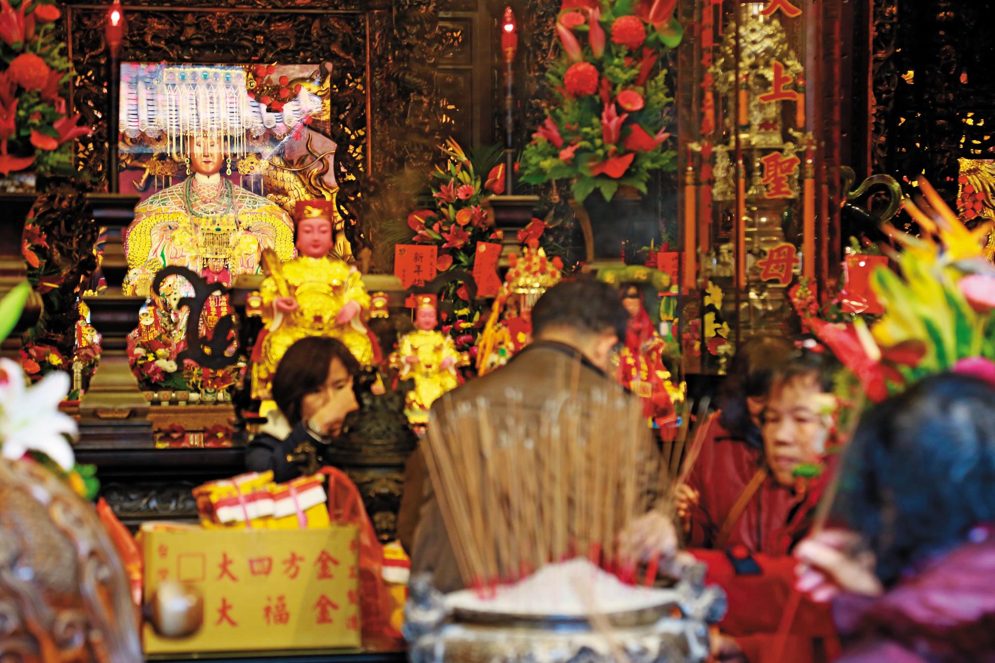 大甲鎮瀾宮媽祖的指引，竟讓警方拼湊出一起勒頸情殺命案。
