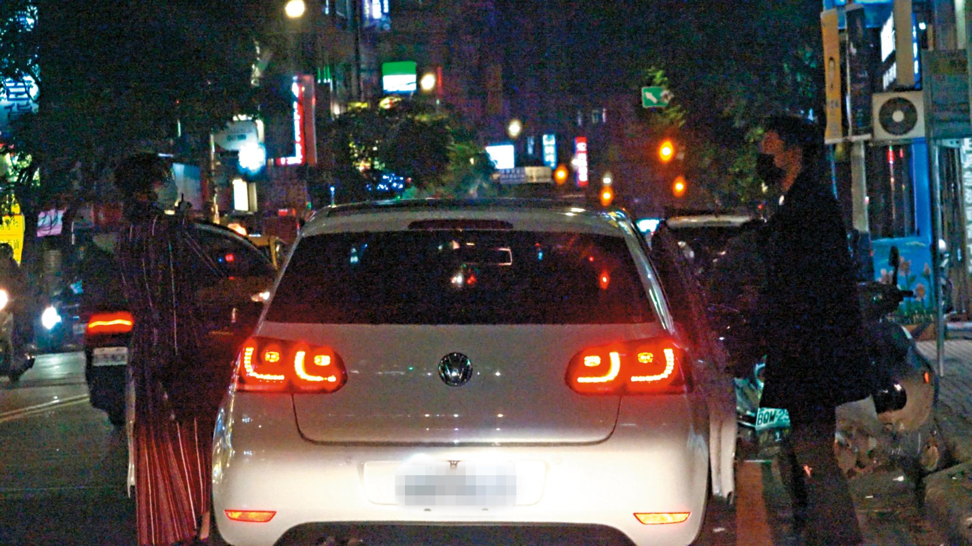 過去本刊曾經直擊邵雨薇跟張立昂同居試婚，一度以為小倆口就這樣步入家庭，但突爆玩完。