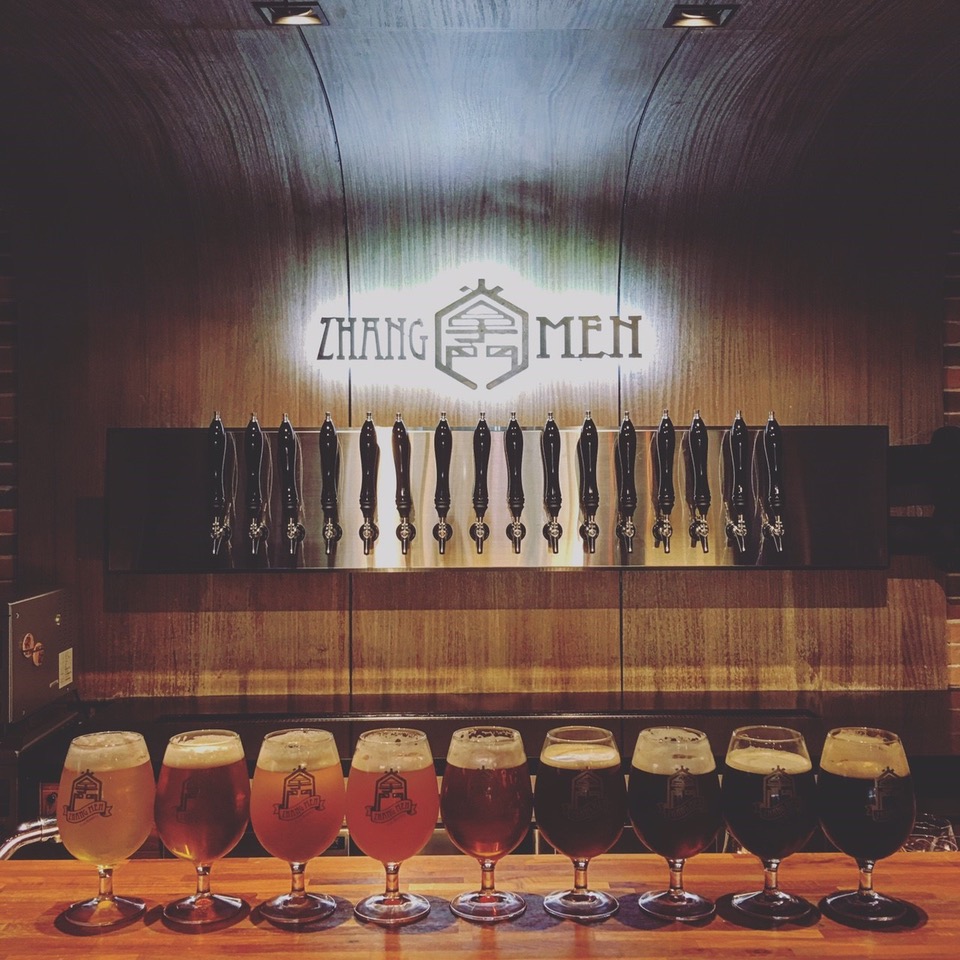 國人飲用精釀啤酒的風氣漸長，研勤科技PAPAGO看準商機轉投資「掌門精釀啤酒」，其首席釀酒師教戰如何挑啤酒。（業者提供）