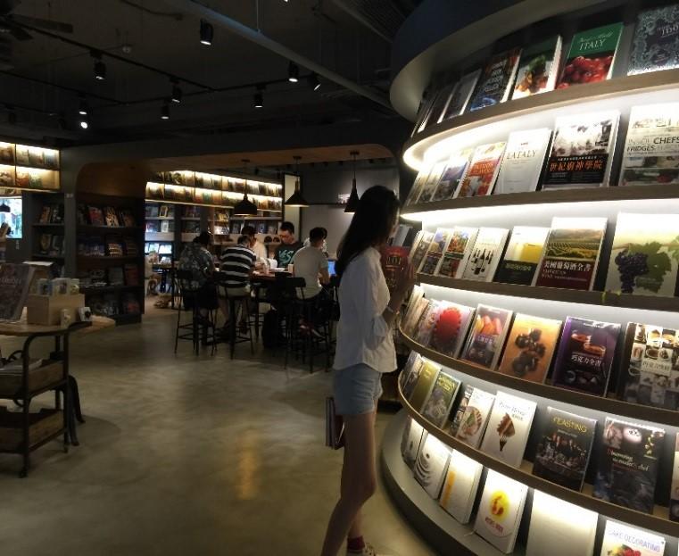 益品書屋大年初一至初五正常營運,陪大家過新年。(益品書屋提供)