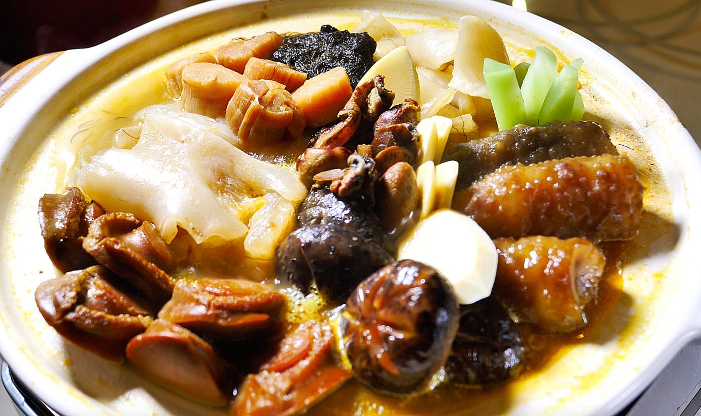 「黃湯海味盆菜」使用18種名貴食材,代表「黃金滿屋」的意思。(港幣3,888元/鍋,約NT$14,696)