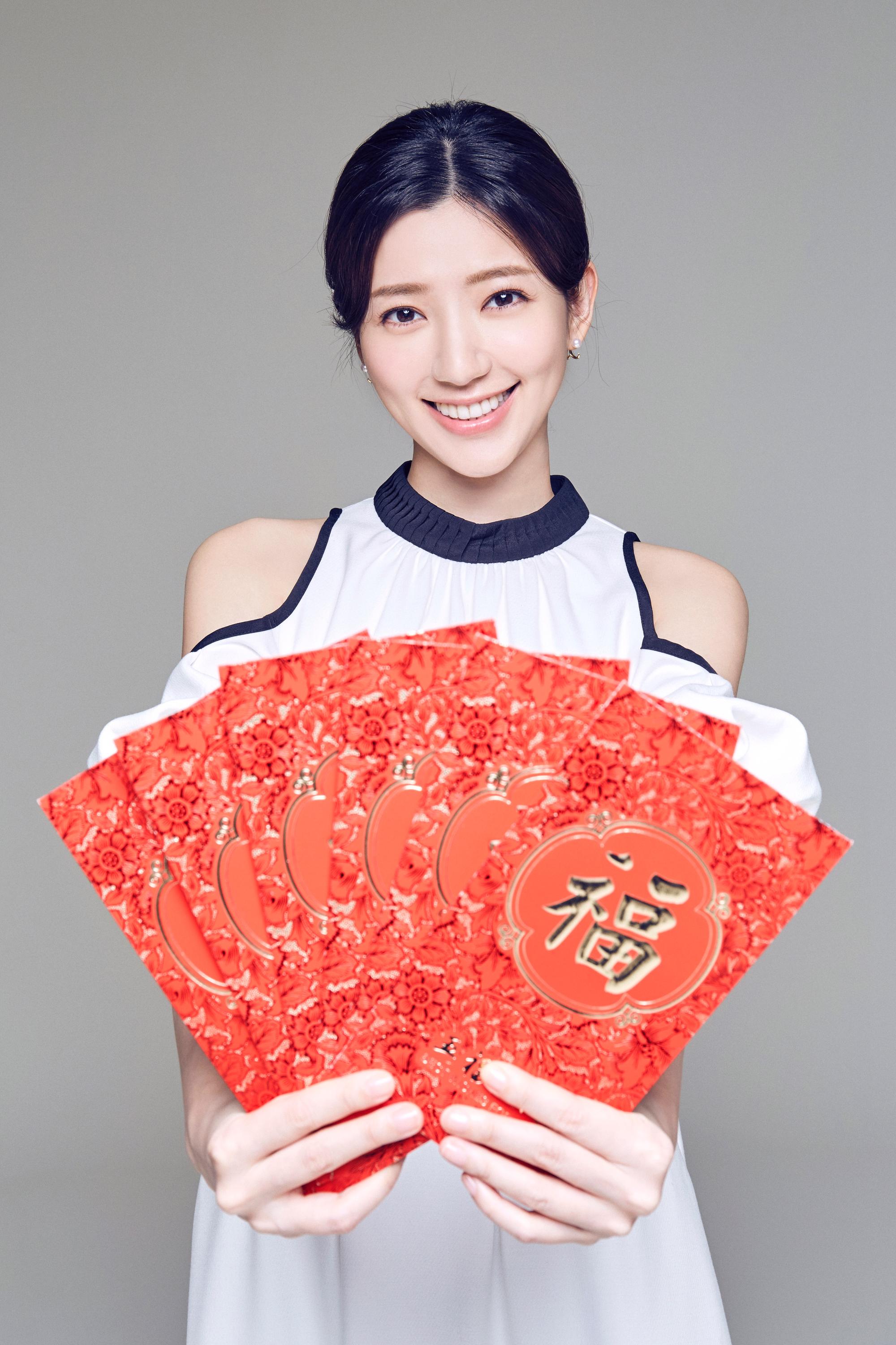 郭雪芙送上大紅包,祝粉絲新年快樂。(好妙娛樂提供)