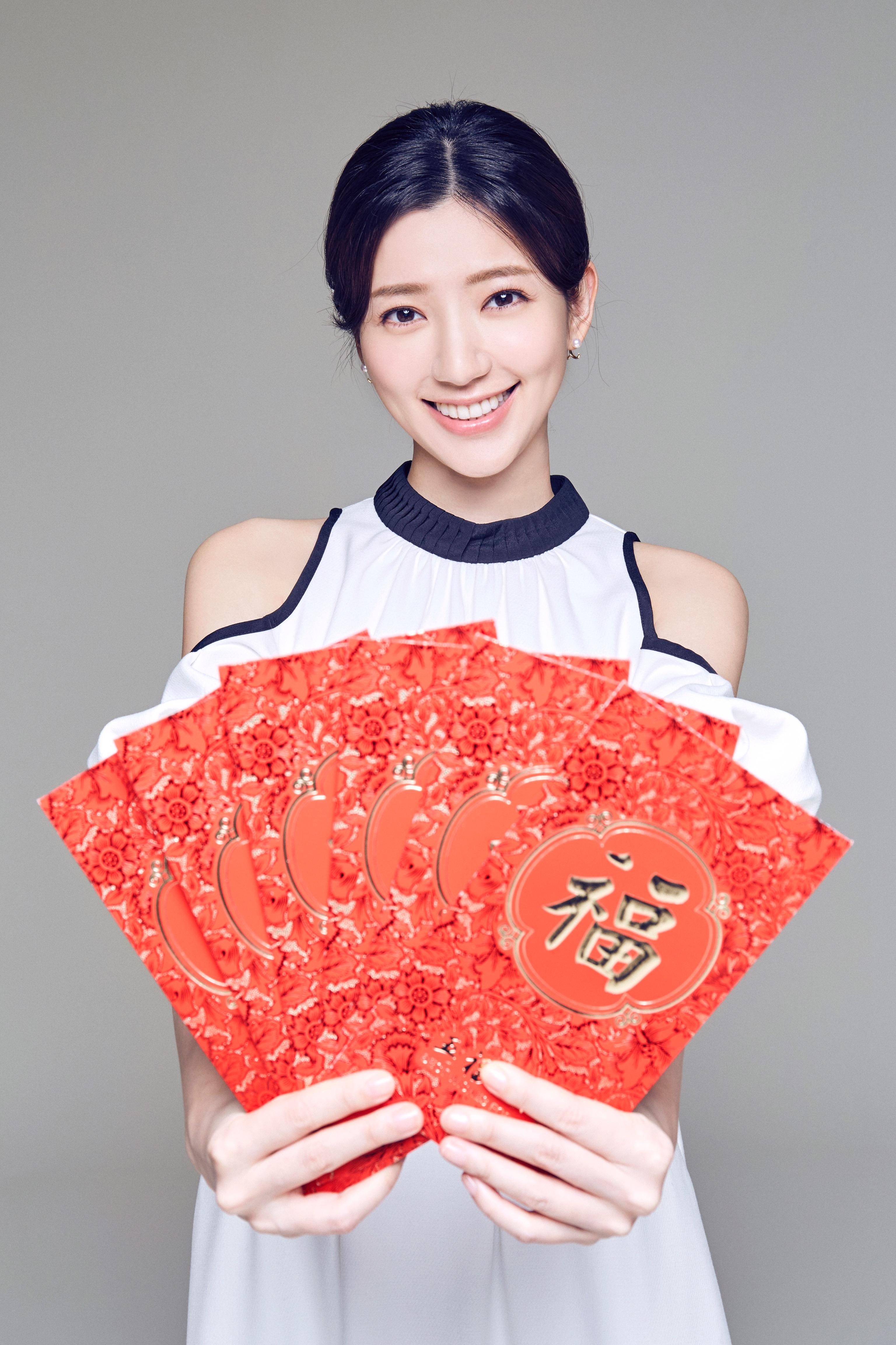 郭雪芙送上大紅包,祝粉絲新年快樂。(好妙娛樂提供)