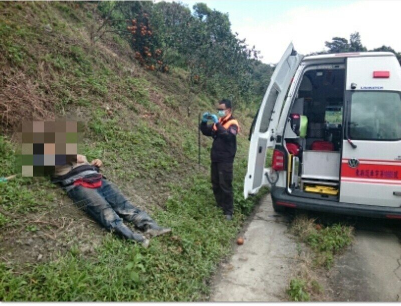 在年節氣溫偏低的情況下，警消到場時死者已呈屍僵狀況。（警方提供）