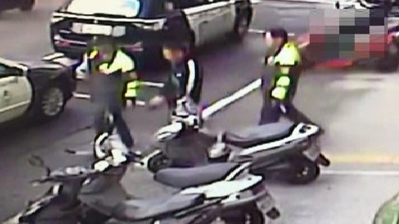 林男前一天才因重利通緝被楊員查獲，沒想到隔天竟又因毒品通緝被楊員攔查到。（警方提供）