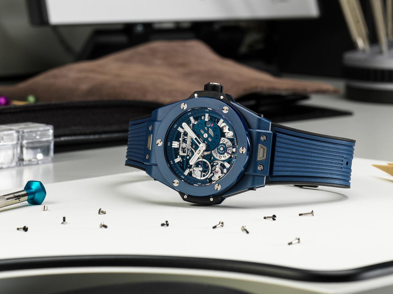 《Big Bang Meca-10 Ceramic Blue》 機芯：手上鏈機芯/功能：時、分、秒指示；10日動力儲存指示；貧鏈警告顯示/建議售價：NT$684,000