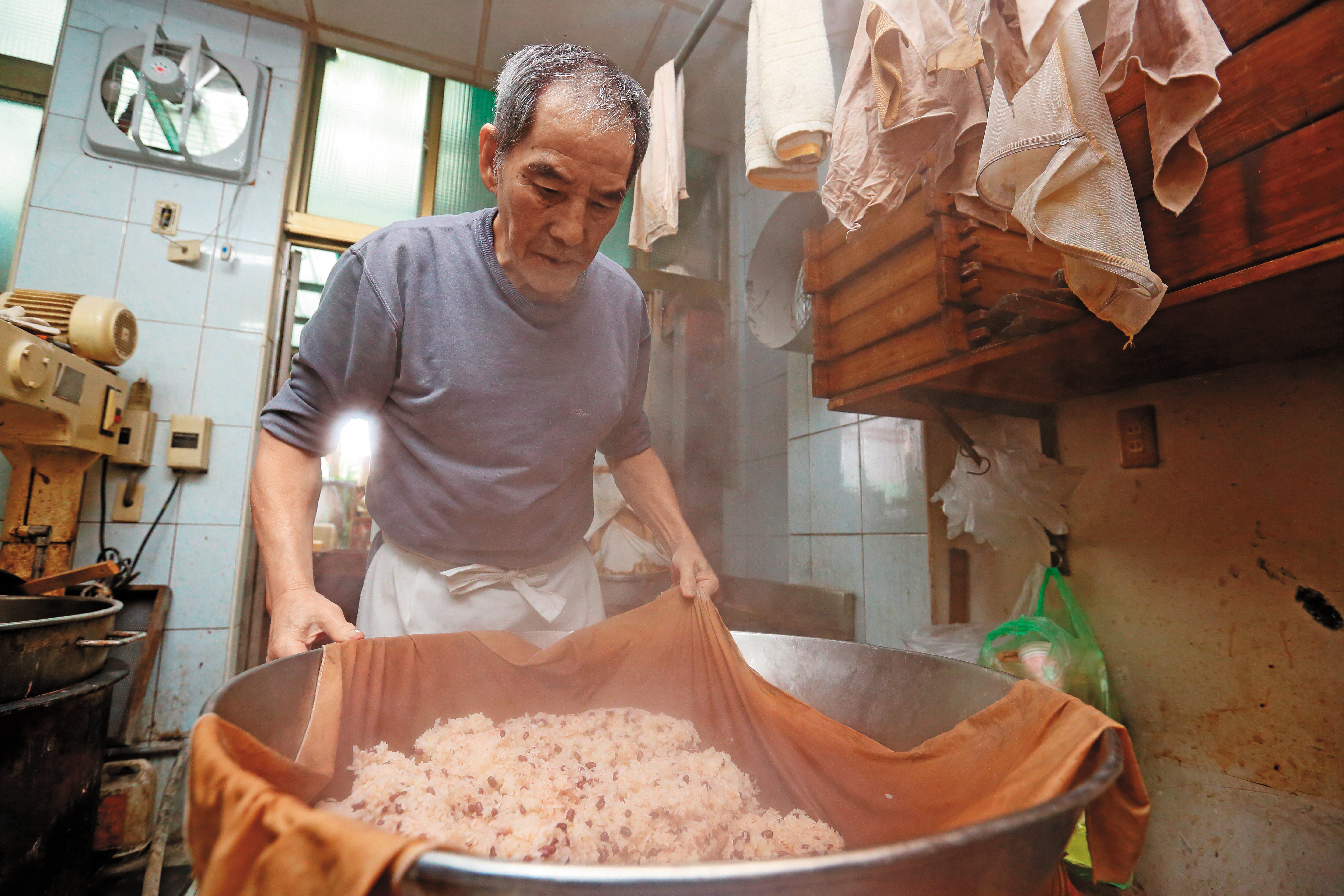 明月堂也接日式紅豆飯訂單，目前主要由周宜平負責。