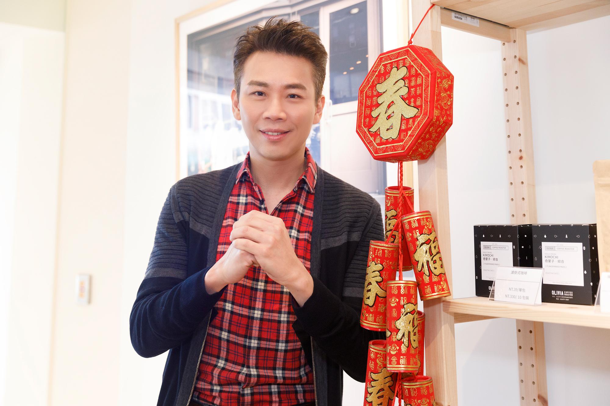 剪了短髮的陶喆感覺變嫩，精氣神十足要迎接北美巡演。（種子音樂提供）