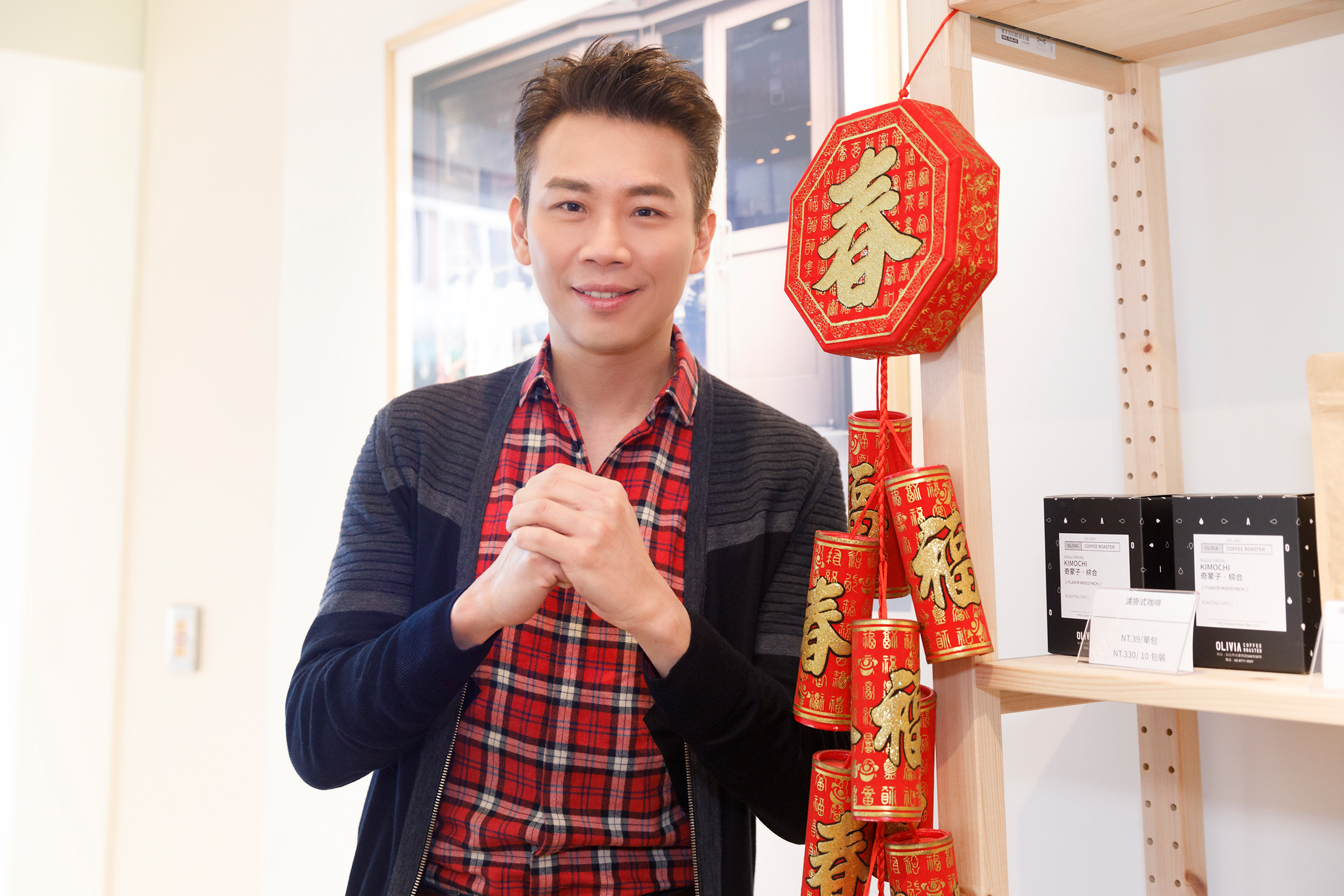 剪了短髮的陶喆感覺變嫩，精氣神十足要迎接北美巡演。（種子音樂提供）