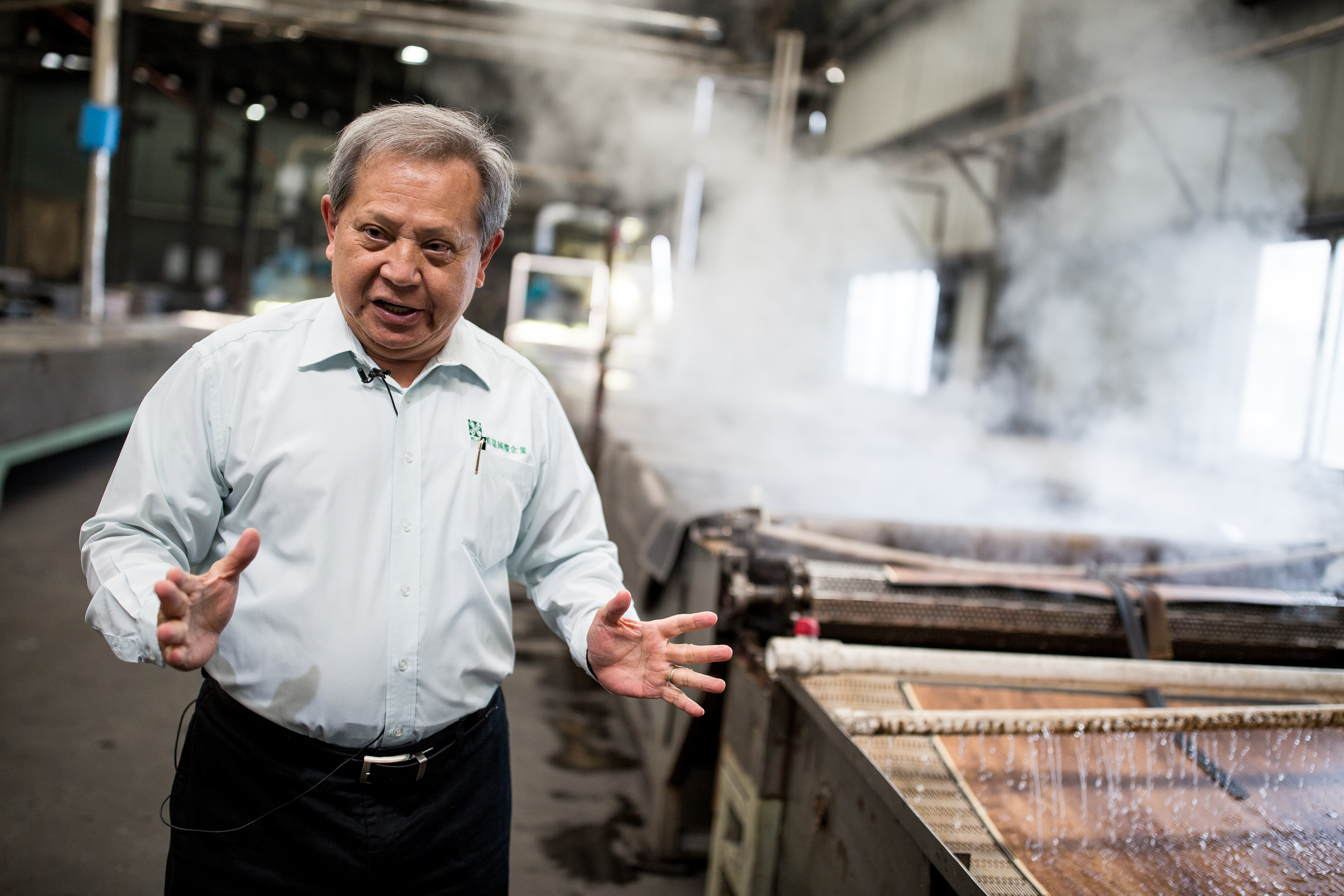 形容自己創業「吃遍苦湯」的陳本源，第一年就碰上廠商無預警跳票。