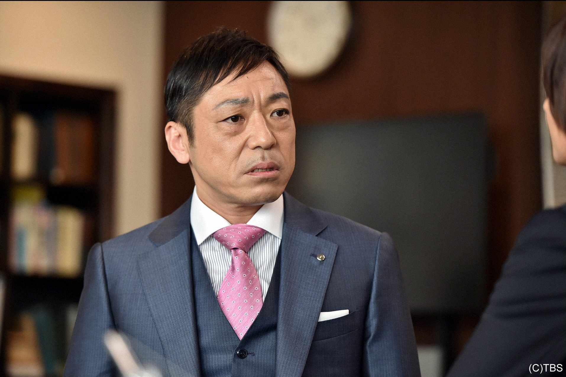 《99.9不可能的翻案2》中，配角香川照之飾演的律師只想擺爛。（緯來日本台提供）