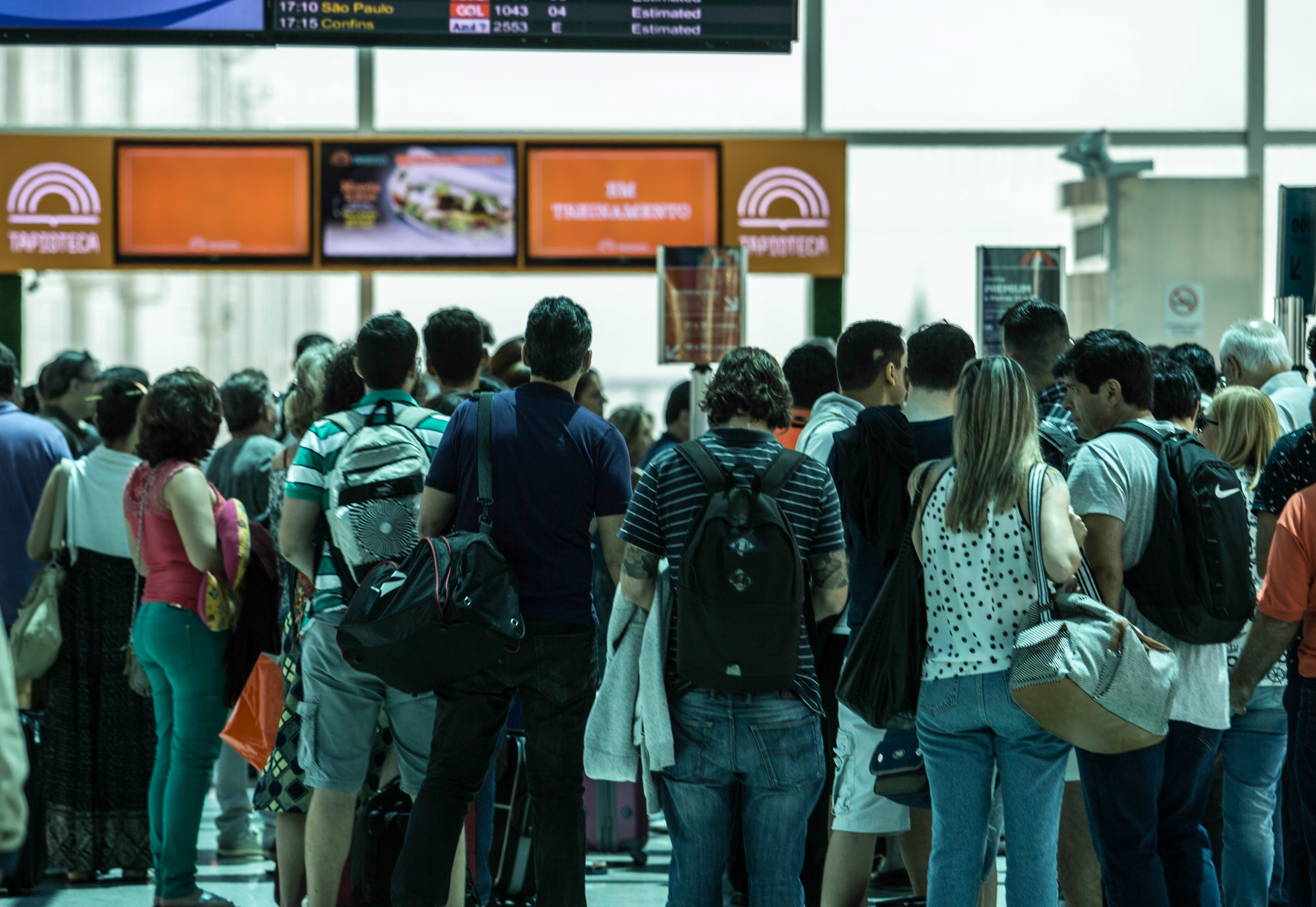 對大多數旅客來說,登機往往是漫長的等待。(東方IC)