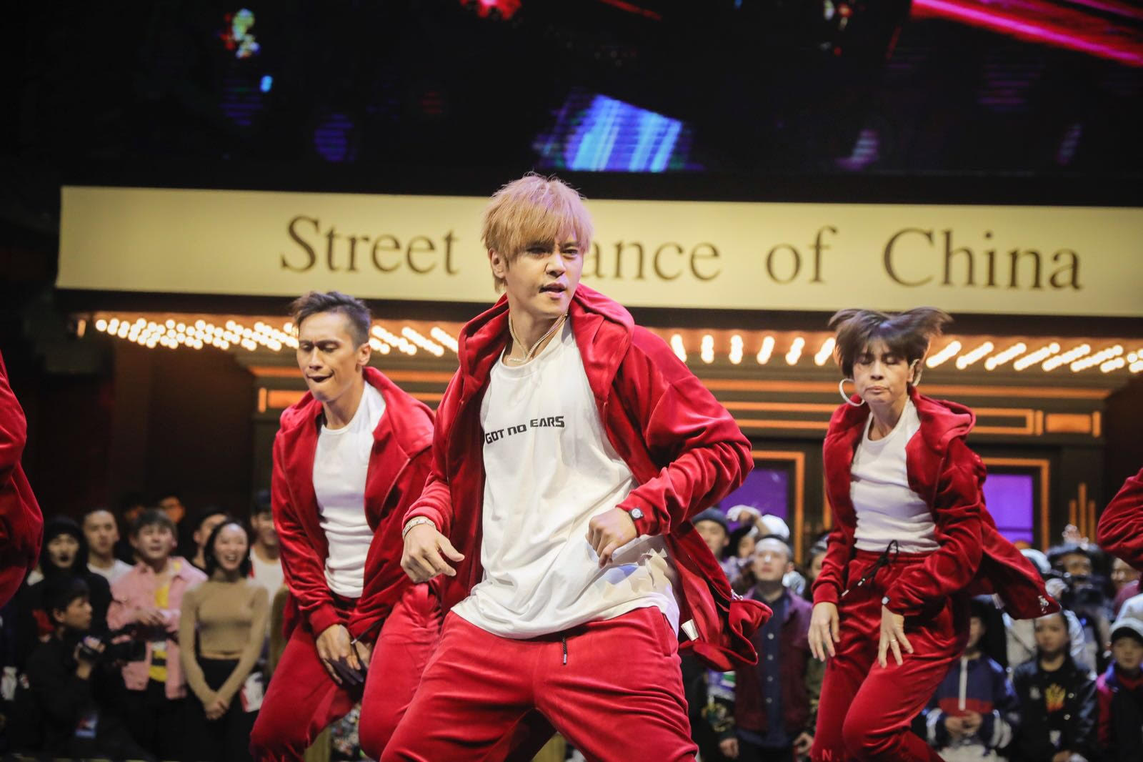 羅志祥在《這就是街舞》表演開場大秀，氣勢驚人。（天地合提供）