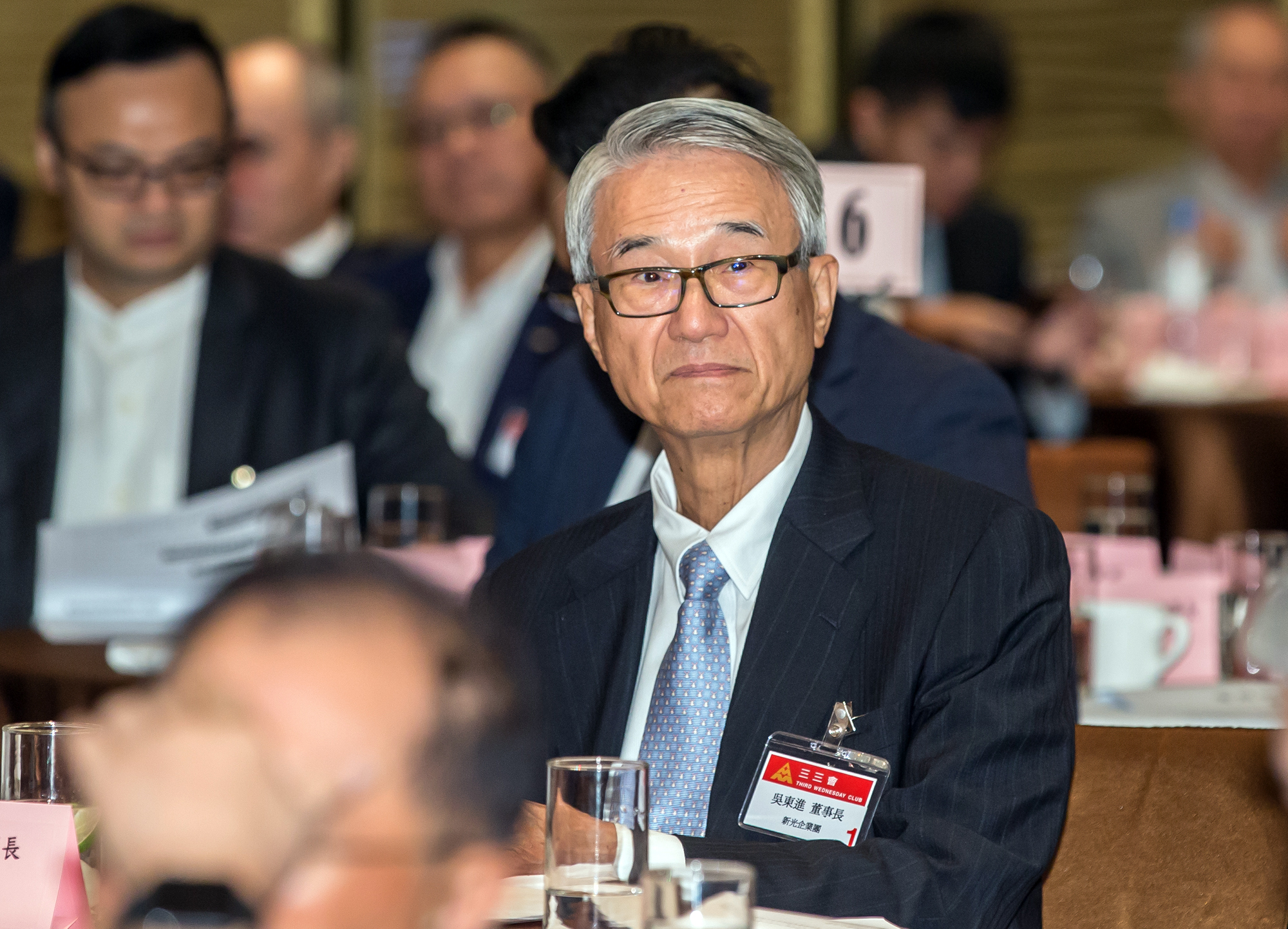 衛福部大幅修改《醫療法》，新光金董事長吳東進因透過新光醫院掌控新光集團，意外引爆新光集團的控股危機。