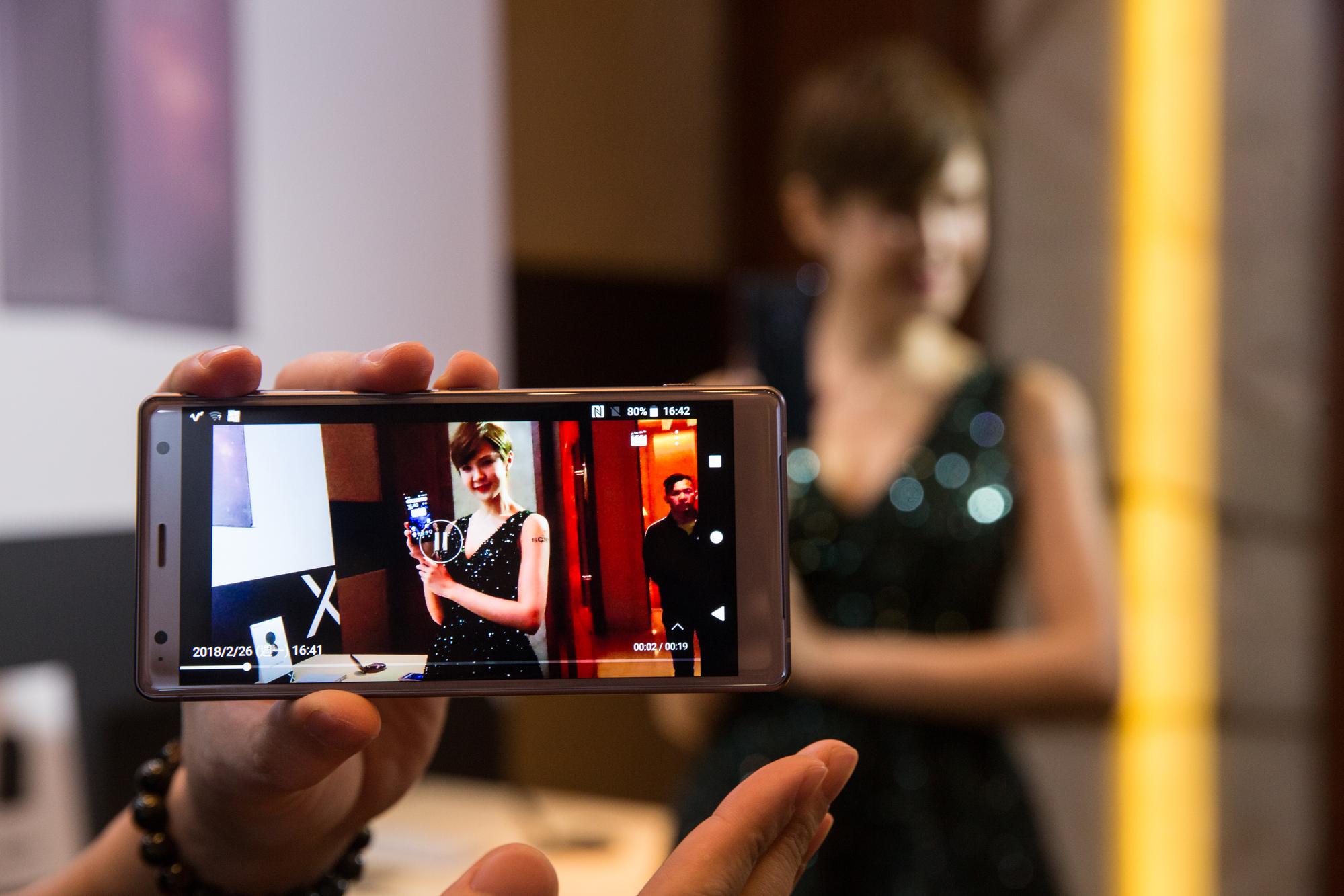 Xperia XZ2預計3月中下旬會在台灣上市,是全球首款能錄製「4K HDR」高畫質影片的手機。