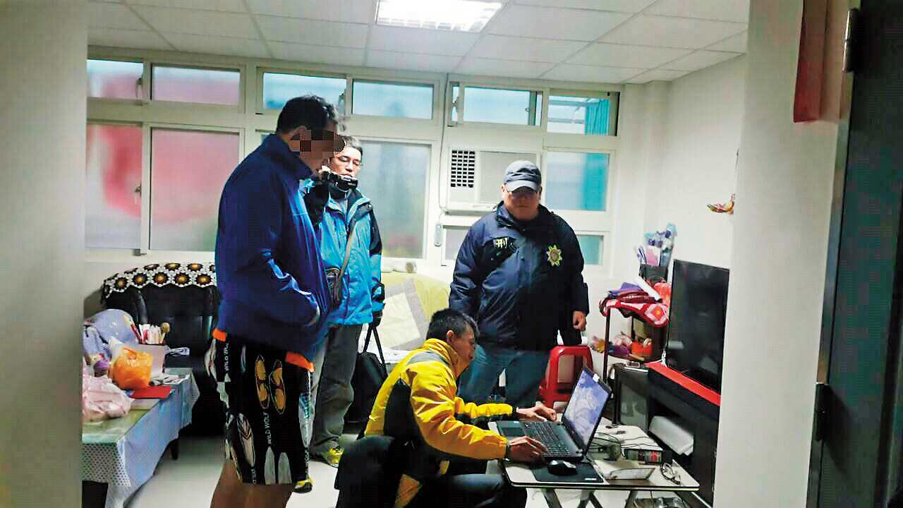 何嫌全天候24小時不間斷散播兒少色情影片,為世界百大惡狼第30名。(警方提供)