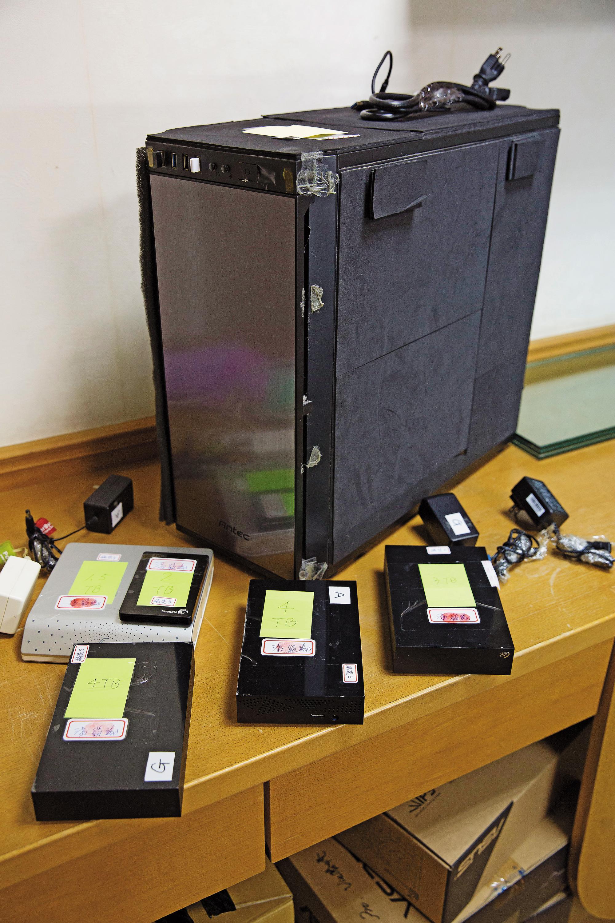 警方發現溫嫌是電腦高手,不但自組電腦,儲存硬碟有4、5顆,高達10多TB,變態影片達1700部。