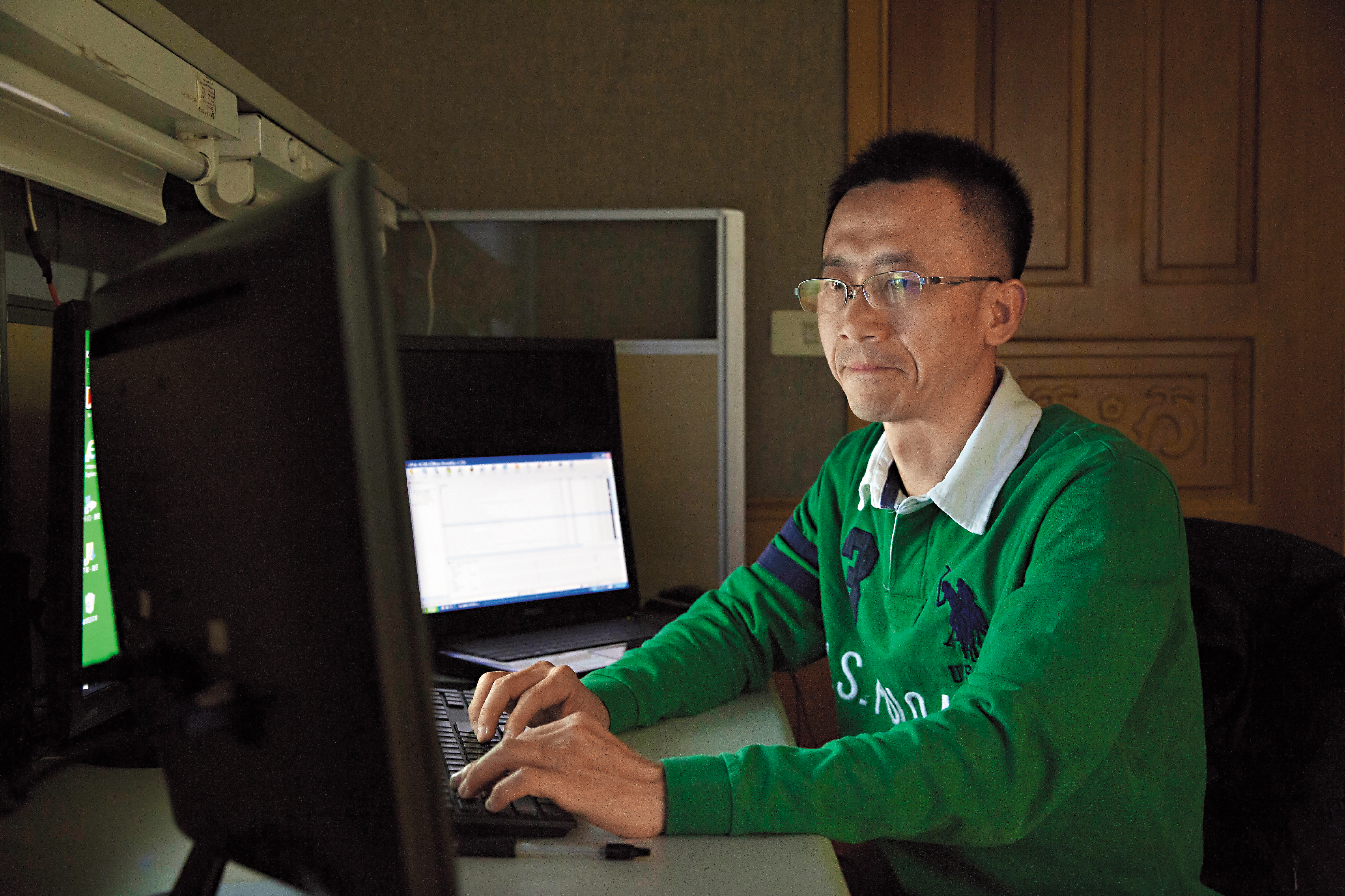 「捕狼神探」謝勝隆通過層層測試考驗，正式獲聘為全世界38個國家、64位執法人員組成的國際任務隊。