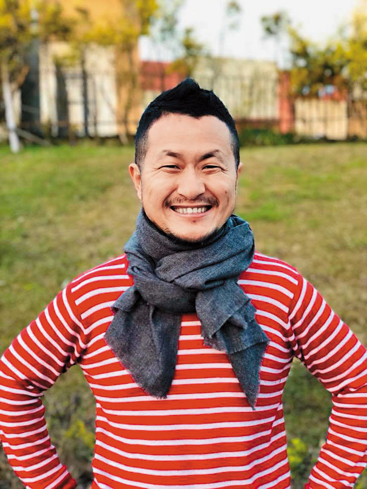 九把刀甩交往10年女友,劈腿中視記者周亭羽,2人於去年登記結婚。