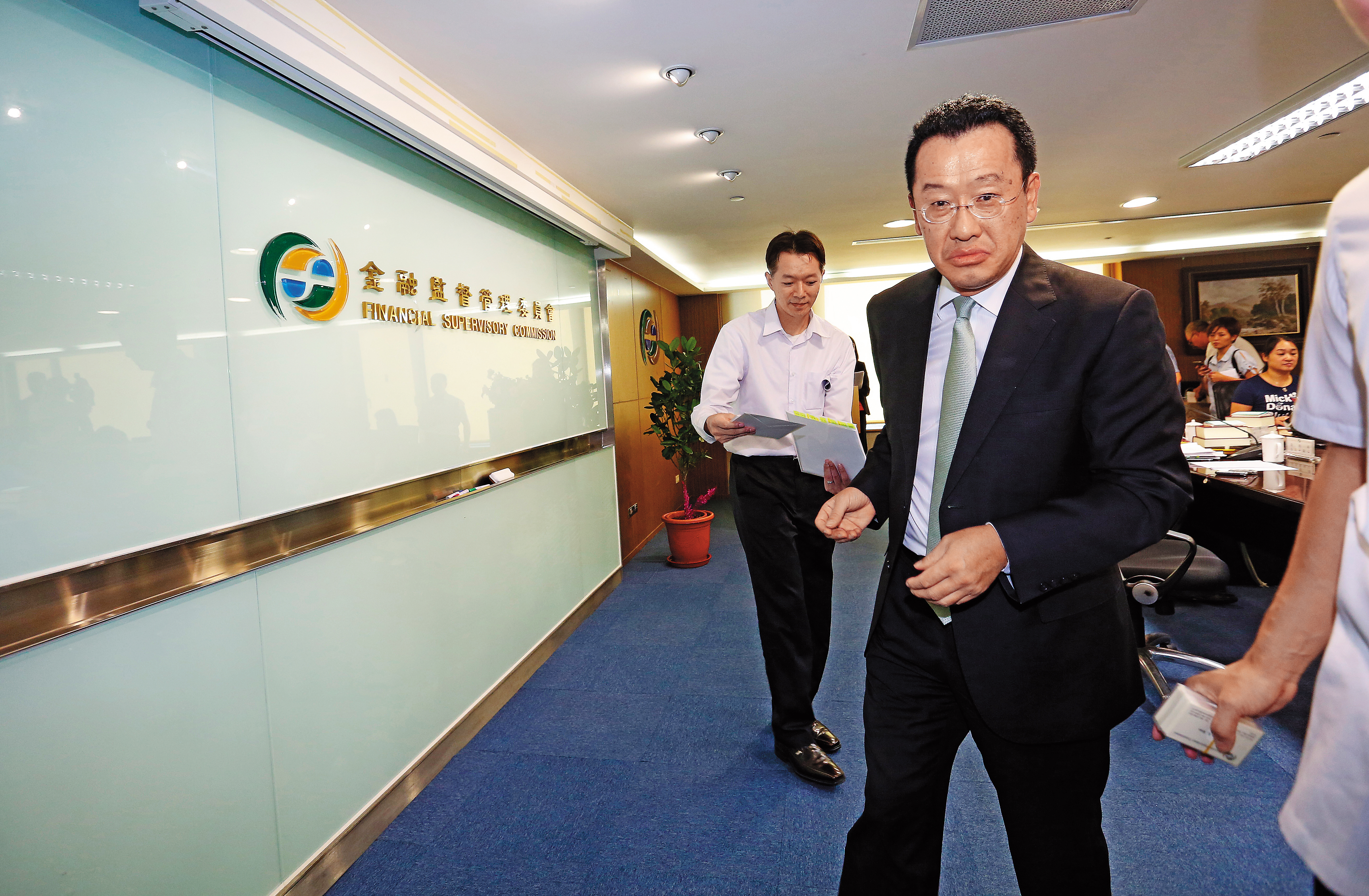 金管會主委顧立雄去年9月上任後，全力追查大同陸資案，並祭出重罰限期出清。大同市場派資金有無陸資潛伏其中，金管會正在調查，避免釀成國安問題。