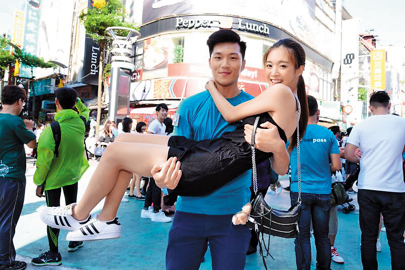 邊偉豪前女友是小模周孟萱（右），也是圈內人，外型清秀可愛，2人之前也會在IG公開曬愛。（owlpass美淘app提供）