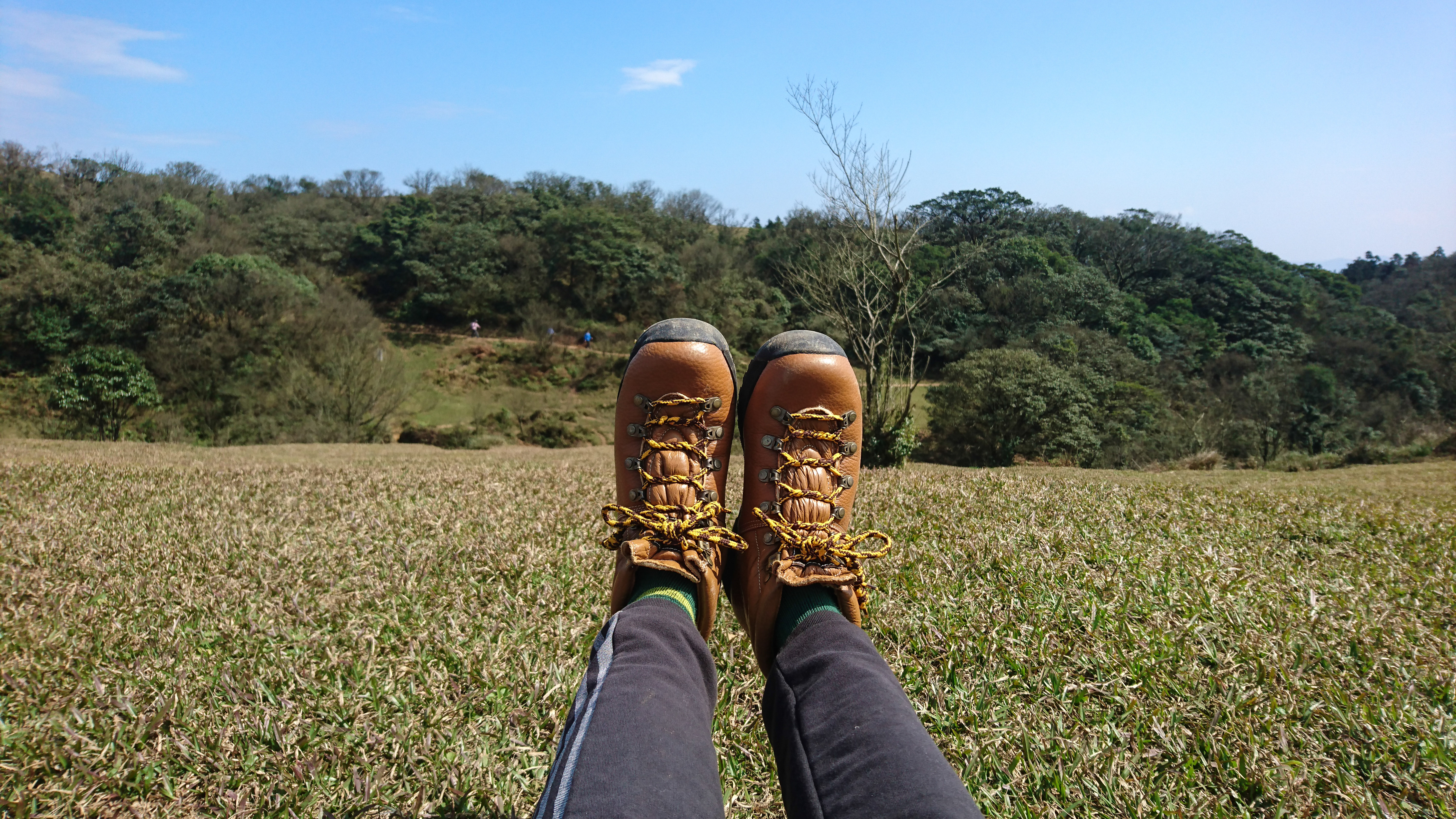 非常適合健行穿著的登山鞋。