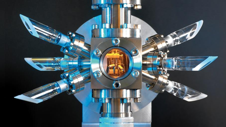英國國家物理實驗室的鍶光晶格鐘(optical lattice clock),準確度據稱達到三億年才會差一秒。(NPLTime)