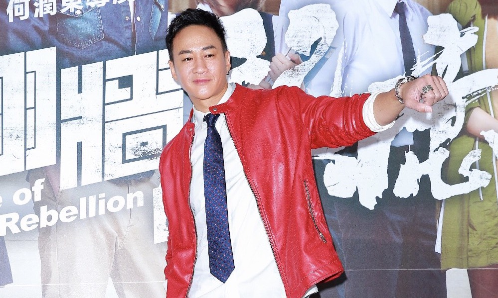 何潤東執導的電視劇《翻牆的記憶》舉辦首映會，他邊看花絮邊落淚。