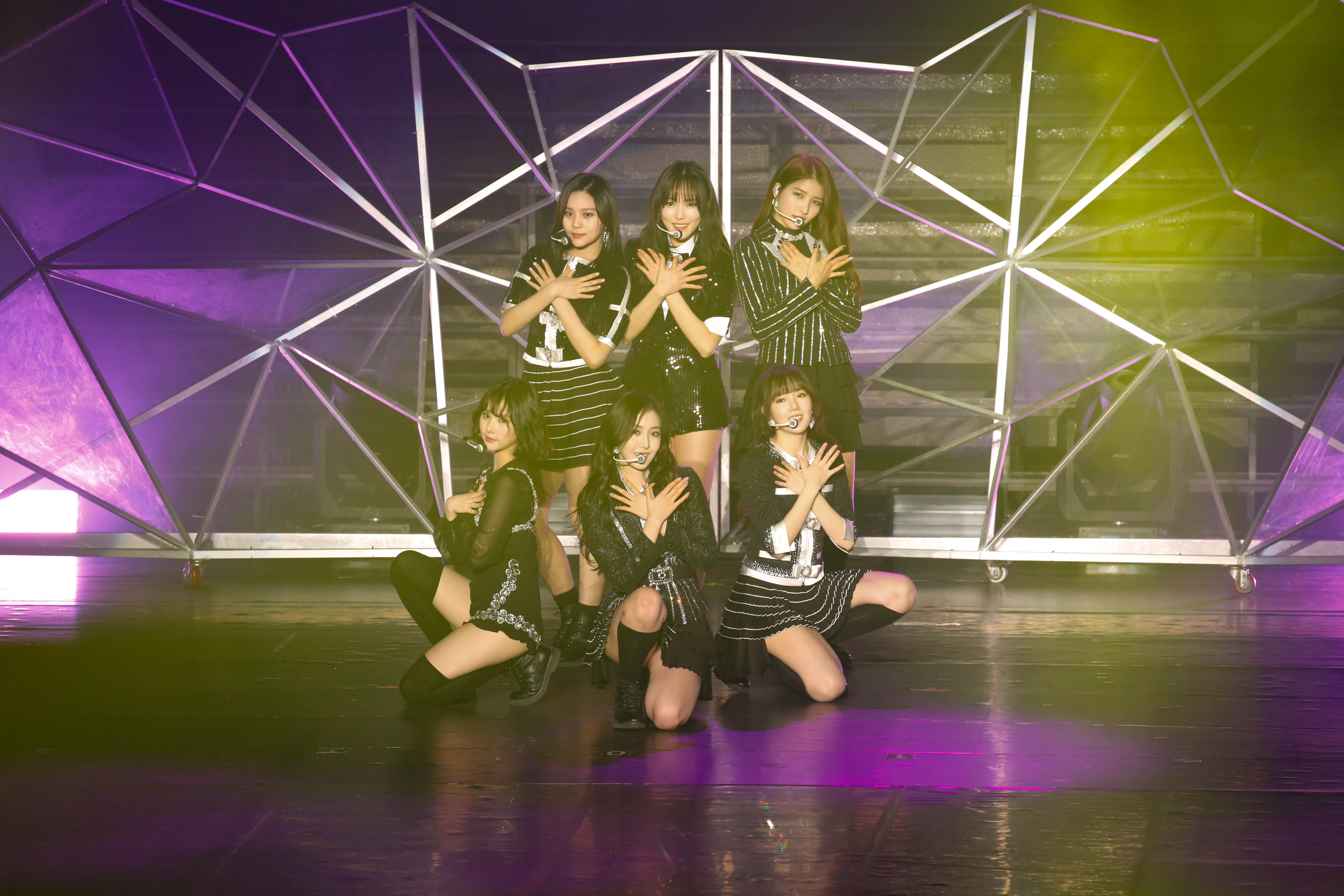 GFRIEND亞洲巡迴演唱會海外首場獻給台灣，吸引4000粉絲擠爆新莊體育場。