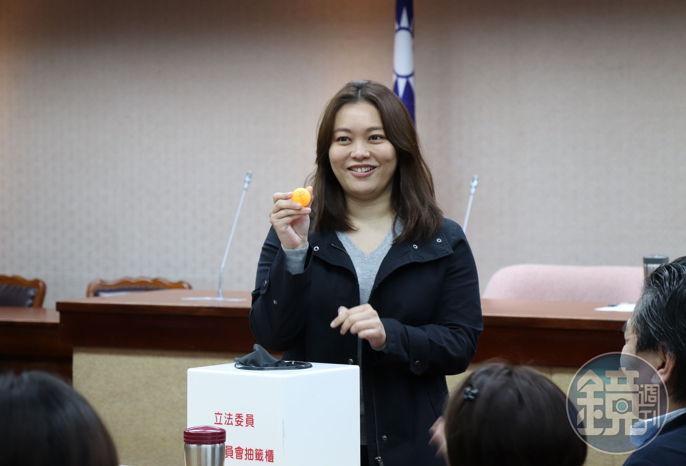 立法院今舉辦少數黨團委員會抽籤，親民黨團籤運奇佳，陳怡潔抽中交通委員會。