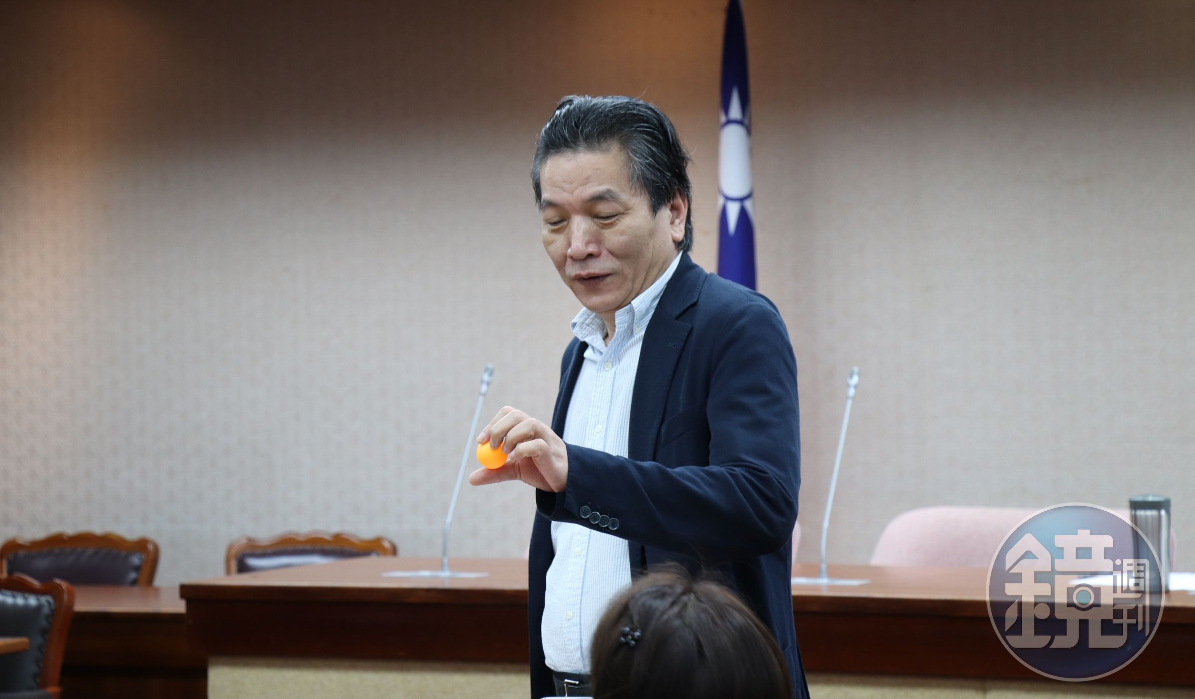 立法院今舉辦少數黨團委員會抽籤，親民黨團籤運奇佳，總召李鴻鈞抽中內政委員會。