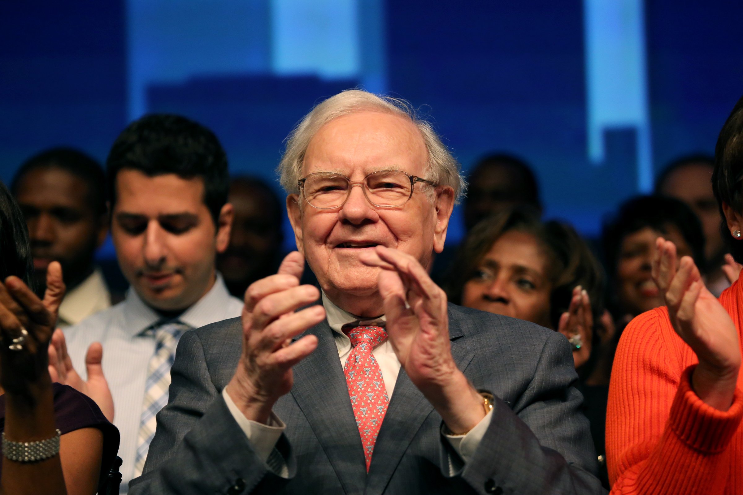 用5毛錢買1塊錢股票是巴菲特投資獲利術之一。（東方IC）