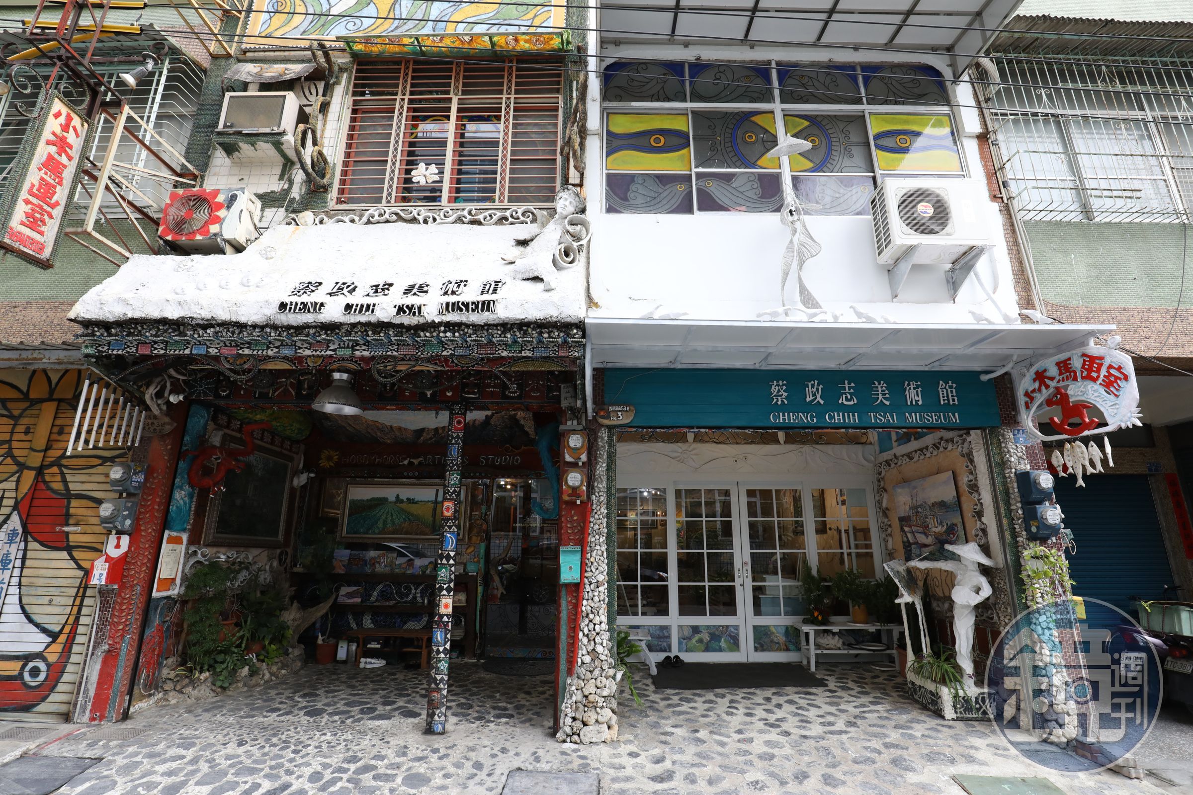 「蔡政志美術館」躲在平凡的小巷透天厝。