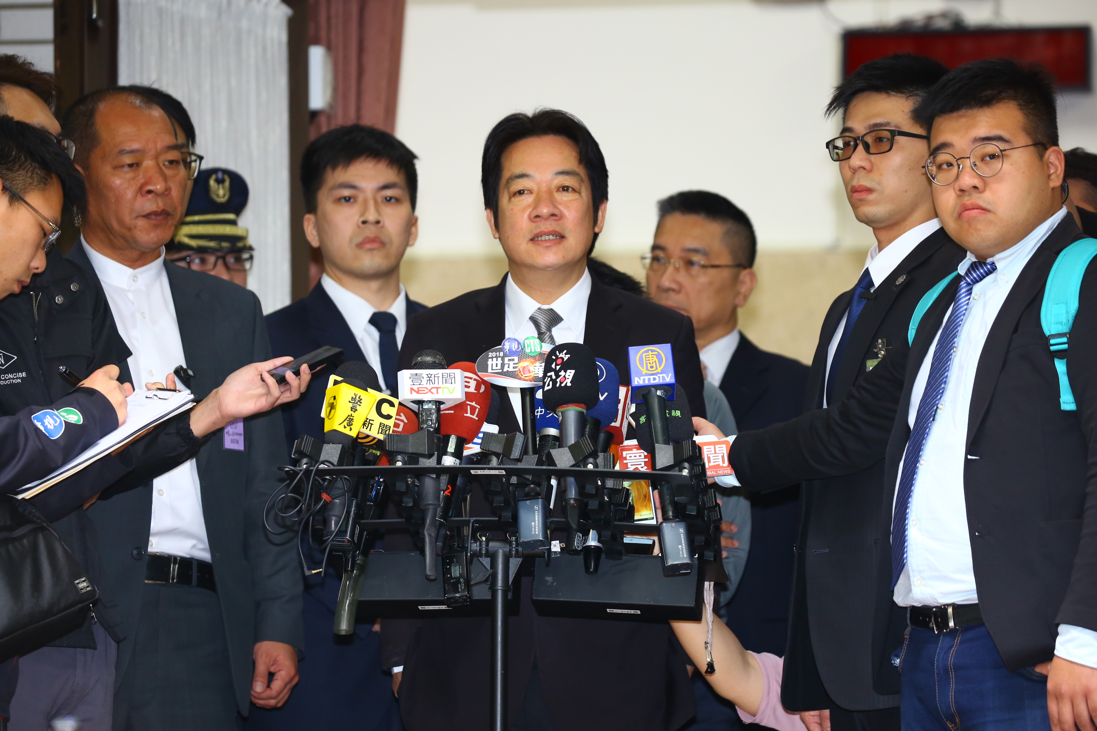 行政院長賴清德今赴立法院施政報告，會前接受媒體訪問。