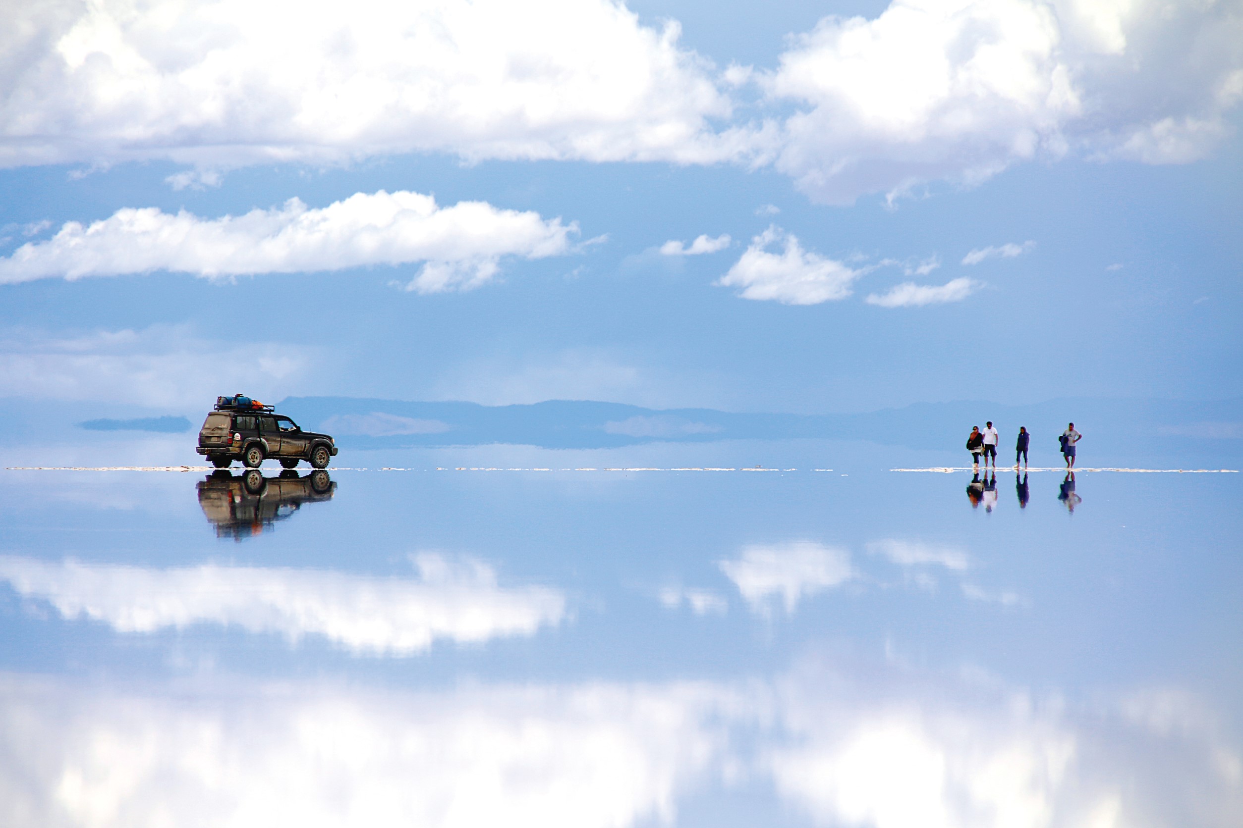 因媽媽夢想去中南美洲，太源晙和她二度踏上環遊世界之旅。圖為讓母子倆大為驚艷的烏尤尼鹽沼（EZ叢書館提供）。