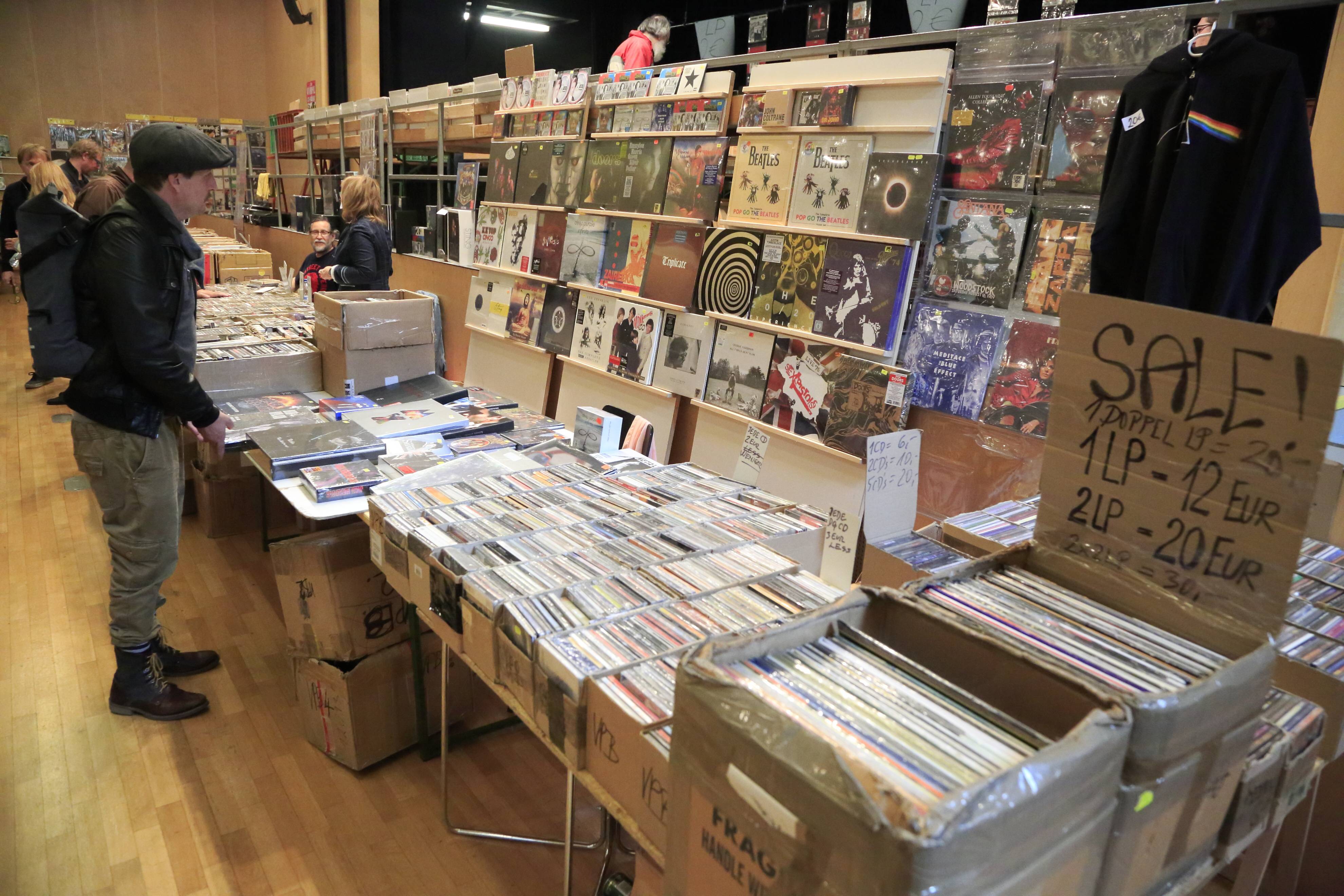 黑膠復興，讓許多老音樂也再次流行。（東方IC）