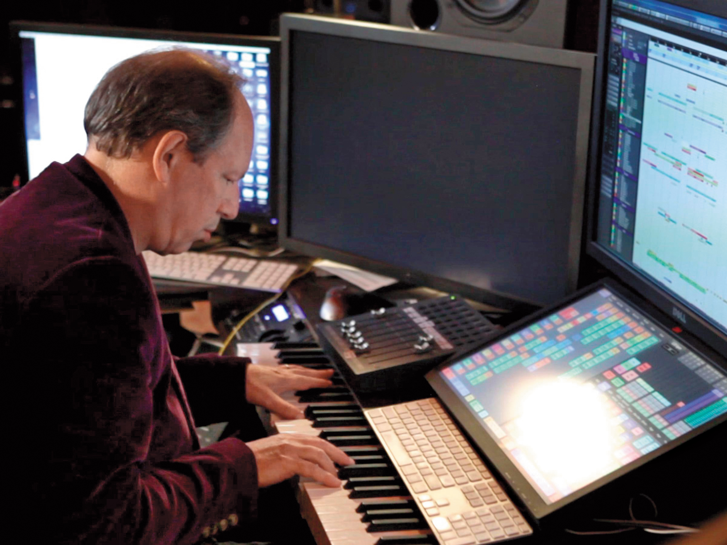 電影回顧了隨著年代推進，電影配樂的變化，更有不少配樂大師現身說法，帶領觀眾見識他們的工作情形。（翻攝自ew.com）