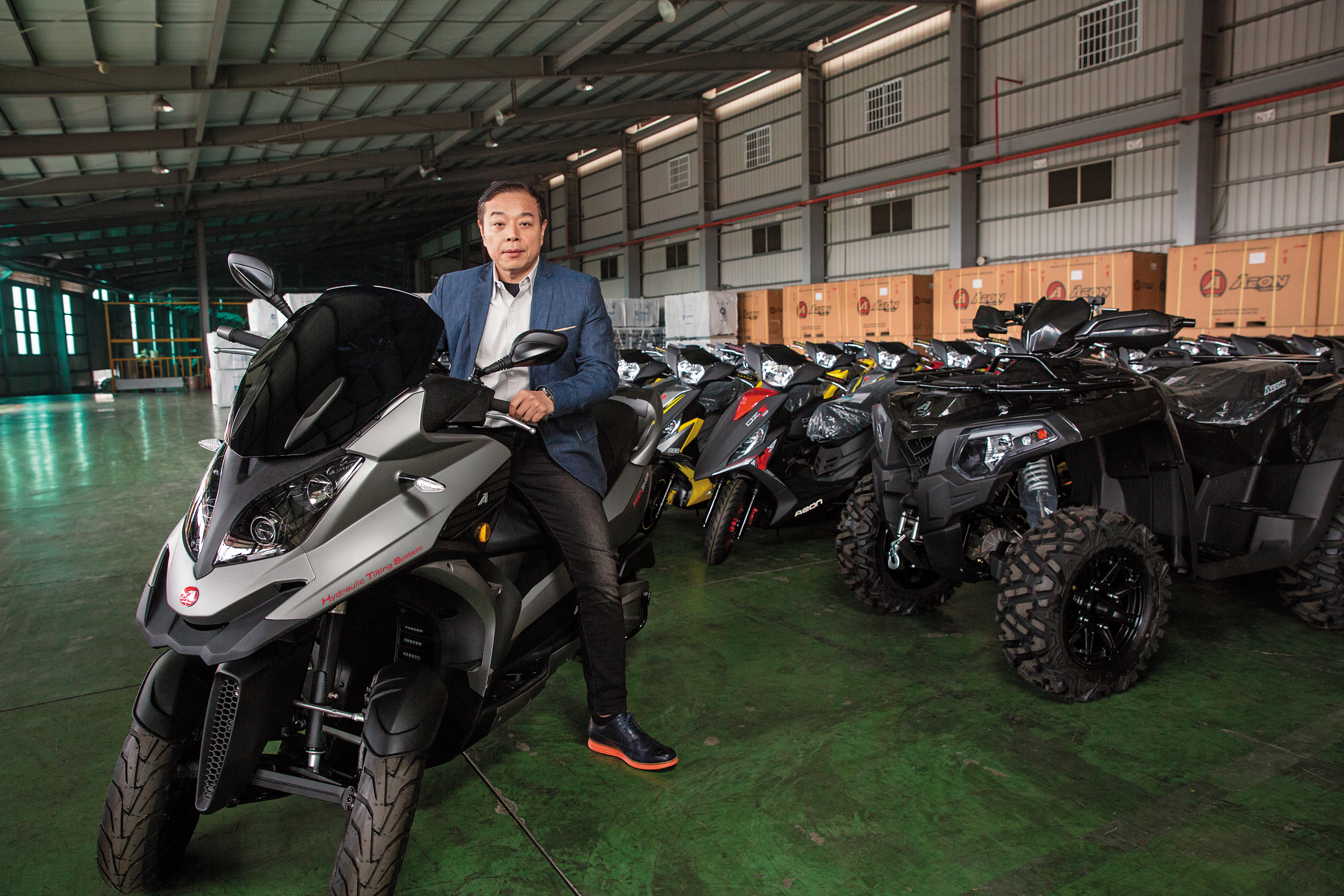 宏佳騰董事長鍾杰霖早年以外銷歐美沙灘車站穩市場，2011年才在台灣推出第1款機車，年銷量全台排名第6，去年營收24億元。