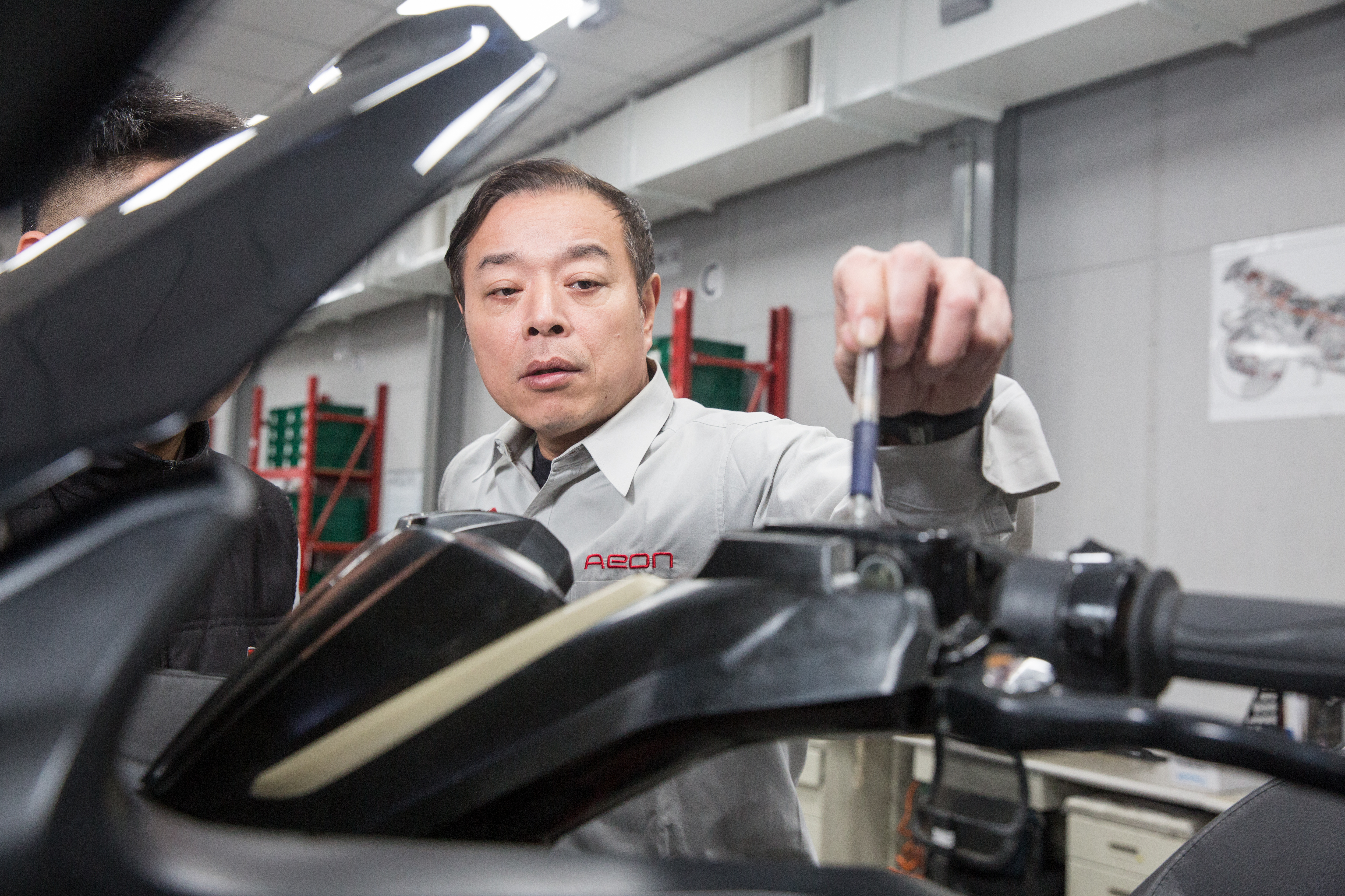 宏佳騰董事長鍾杰霖在競爭者眾市場中找到自己「做生意」的定位，成為美國最大多功能運動車業者北極星工業（POLARIS）和義大利車廠QT的重要合作夥伴。