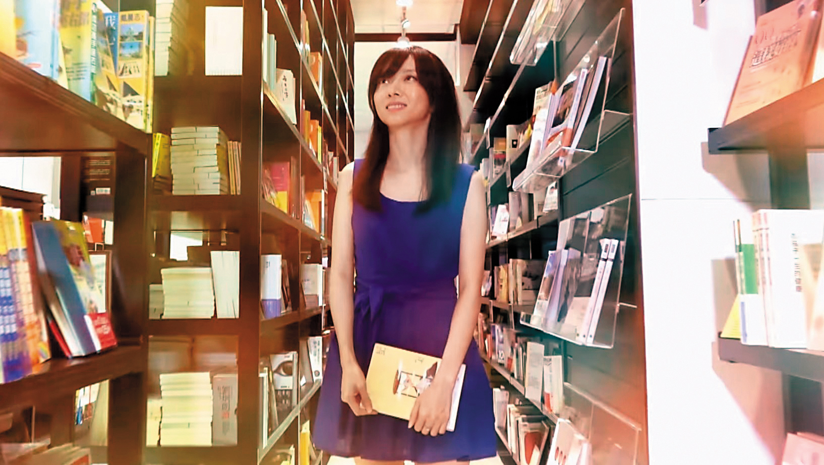 《鬥魚》改編自網路小說家洛心的作品《小雛菊》。