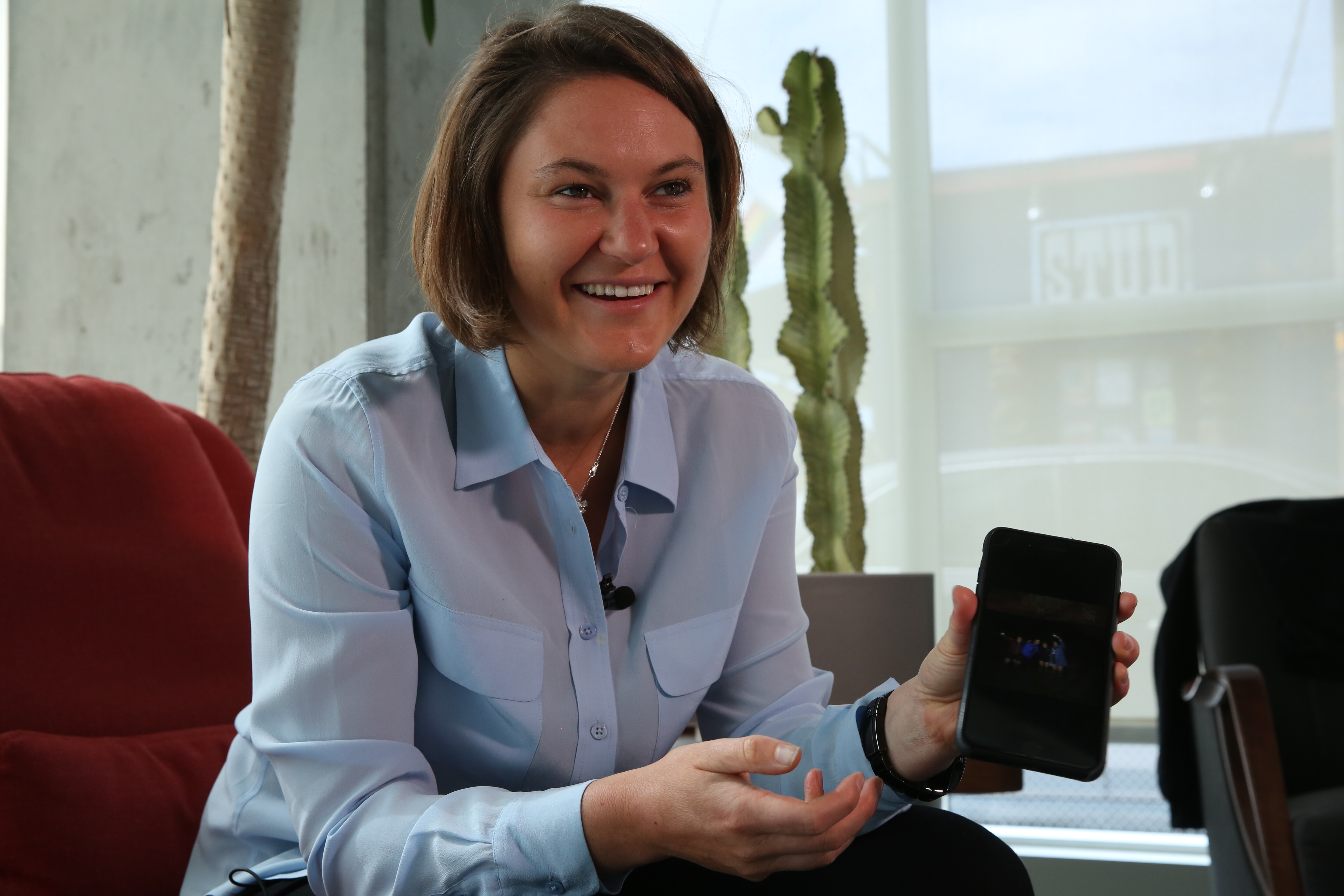 珍妮雅專訪中笑說一個巧合：在里斯本的人機合作會議，名稱Ro-Man2017，恰巧和羅曼的名字一樣。