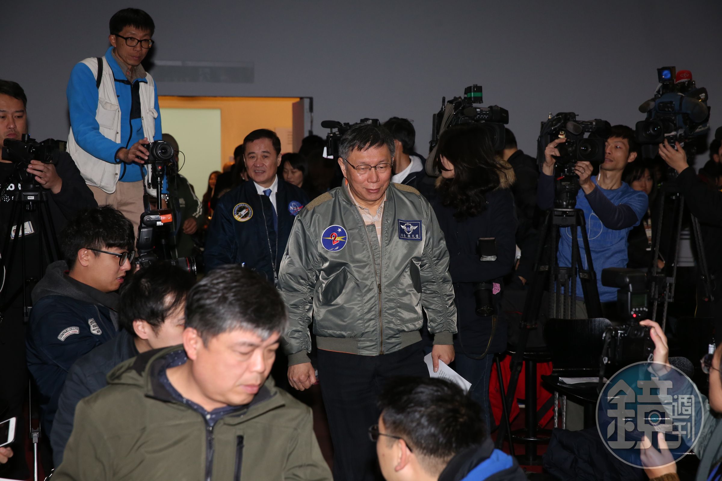 有藍營議員建議市黨部，可讓邱或其它強棒採「柯P模式」進行二階段民調整合，最後被否決。