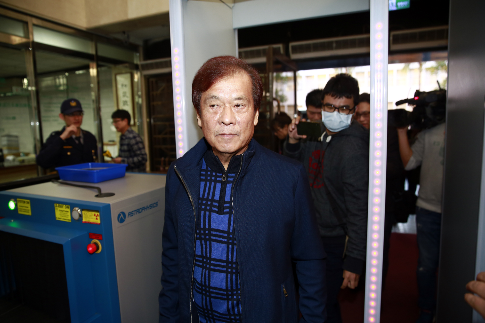 華視前總經理郭建宏被董事會中止委任合約，他不服董事會因7大評核沒通過而遭以「不適任」為由解職，因而到台北地院按鈴提出刑事誹謗。