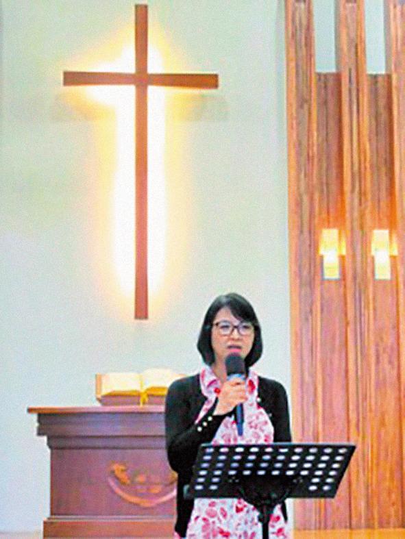 吳宗憲妻子張葳葳和他結褵多年,一直當他背後的女人,對他多情個性始終有相當大的包容。(翻攝自基督教論壇報)