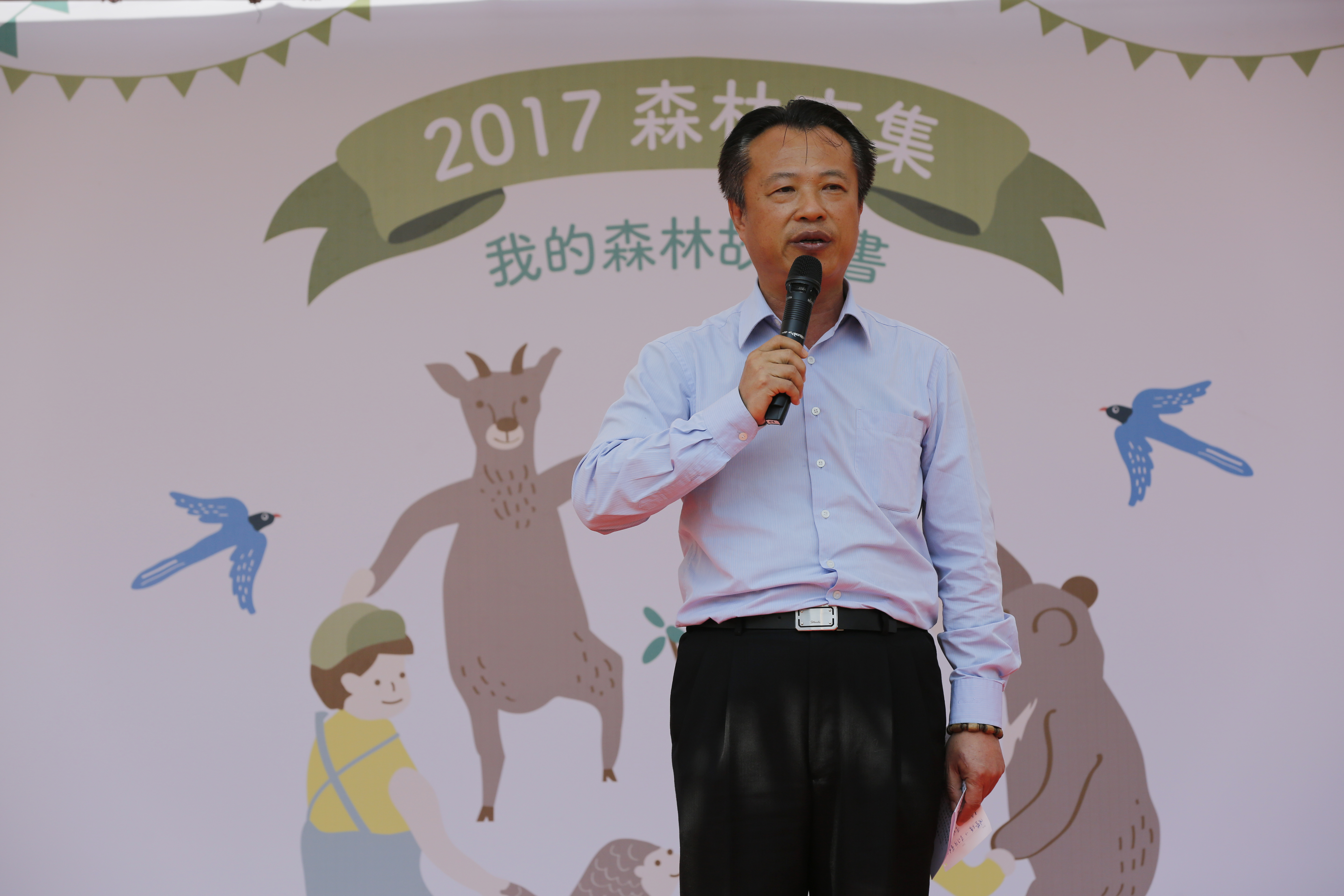 民進黨嘉義縣長初選民調公布結果，農委會前副主委翁章梁，以3家平均43.77％，領先嘉義縣議長張明達的35.36％達8％多。 